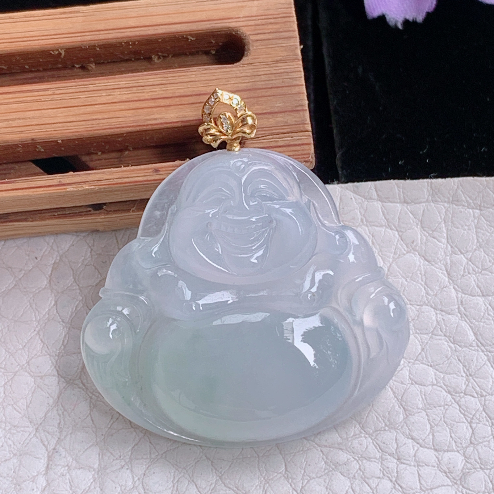 zz3实拍32*35.3*6缅甸翡翠白冰大佛公吊坠 镶18k金扣大肚弥勒佛毛衣坠