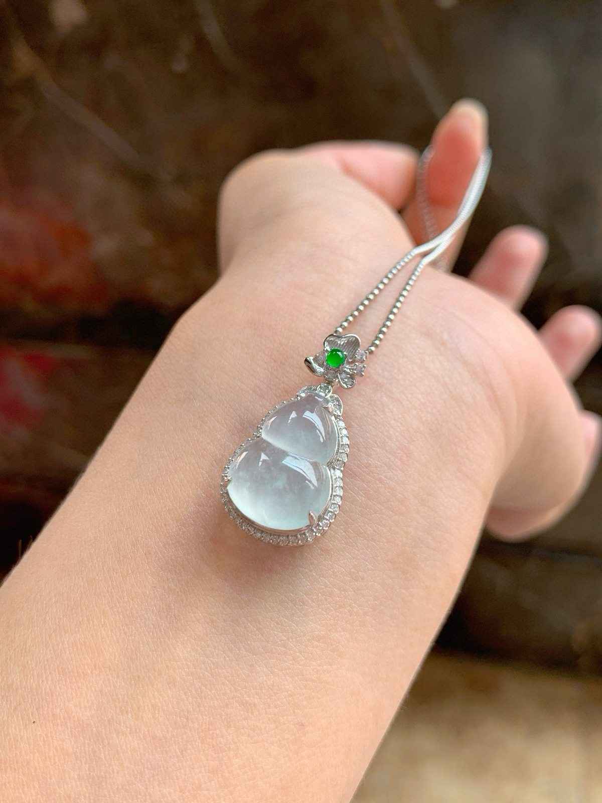 🤍雪花棉·葫芦

冰透果冻感，像含了一口山泉水，戴颈间超解暑～