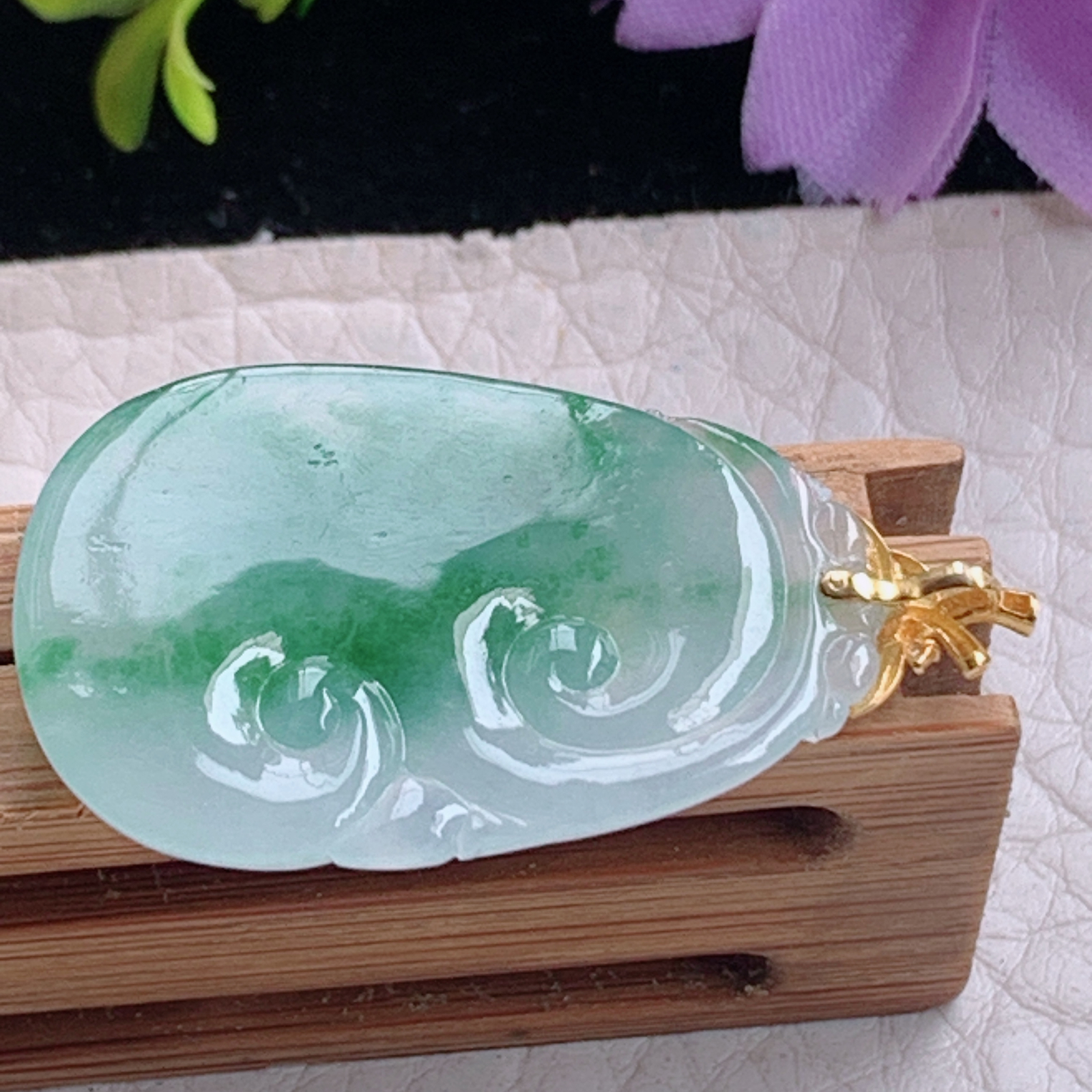 zz3实拍30*20*4.5缅甸翡翠冰飘花如意吊坠 事事如意玉坠18k金扣