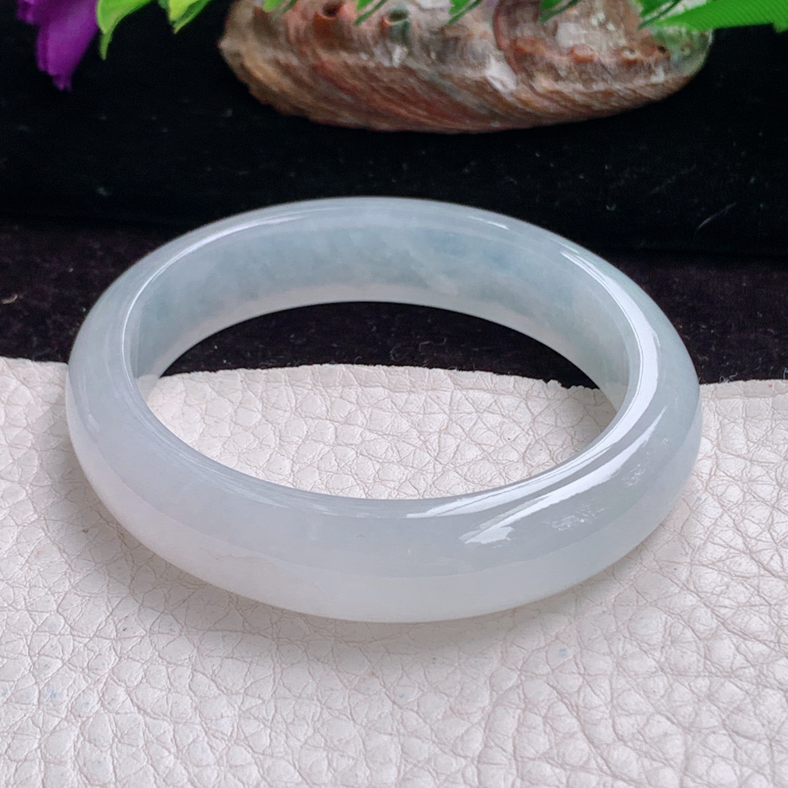 yh小圈口52.5*46.5*11.8*7贵妃镯 天然缅甸翡翠手镯白起光蛋形玉镯子