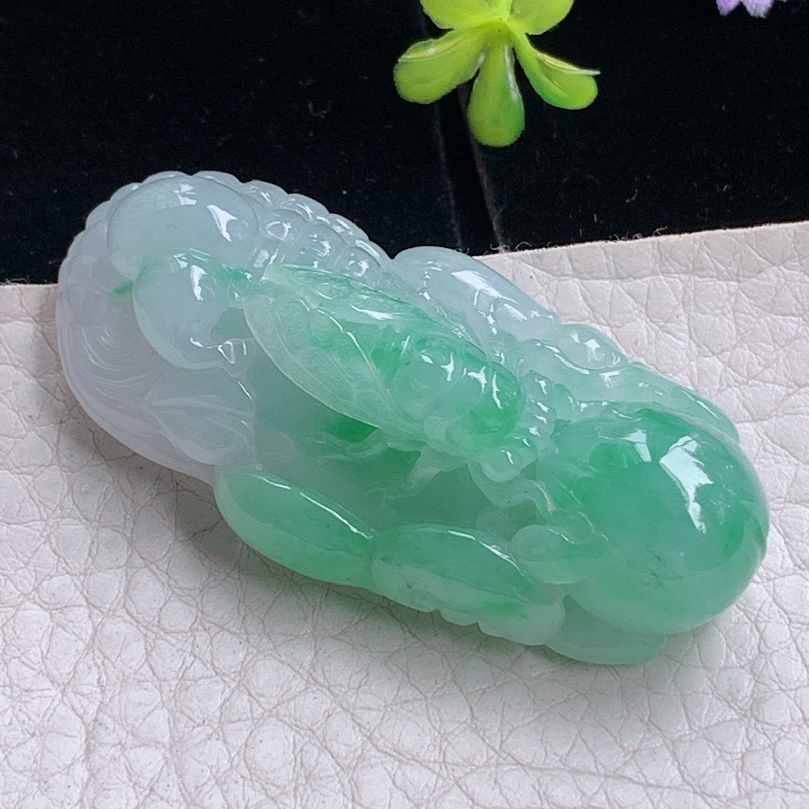 zz3实拍52*25.3*18缅甸翡翠冰透浅绿金玉满堂吊坠 一鸣惊人知了玉坠