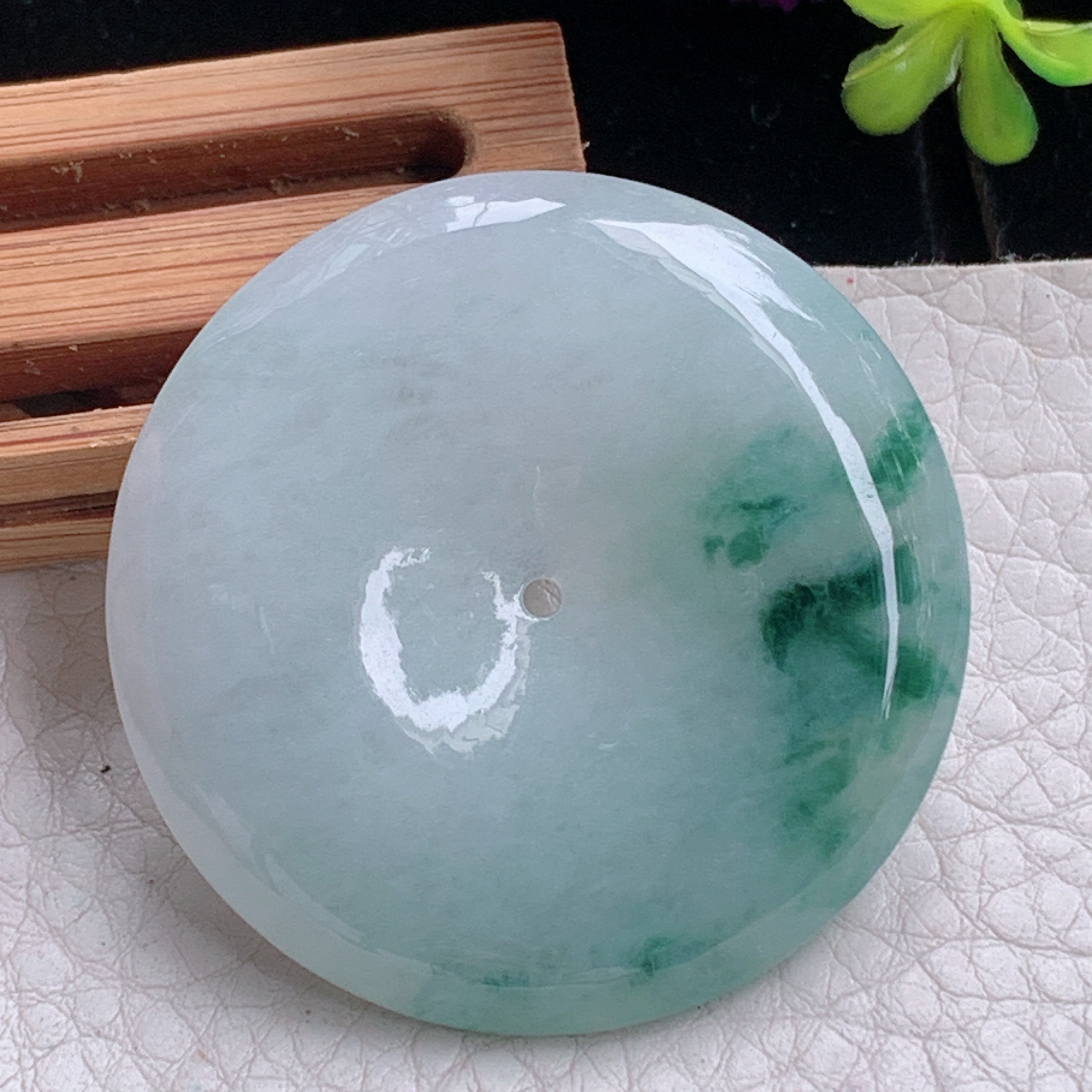 zz3实拍42.6*6.2缅甸翡翠白底飘花大平安扣吊坠国潮风玉扣毛衣坠