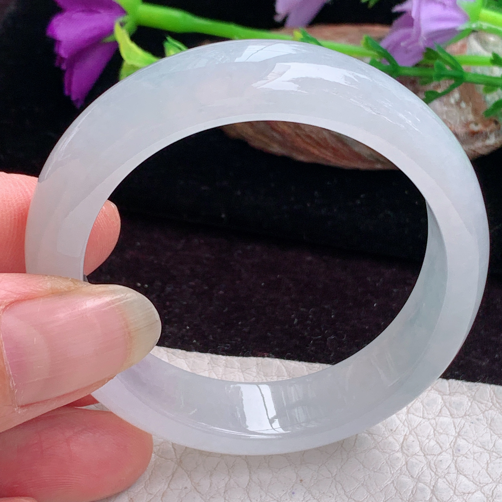 yh小圈口52.5*46.5*11.8*7贵妃镯 天然缅甸翡翠手镯白起光蛋形玉镯子