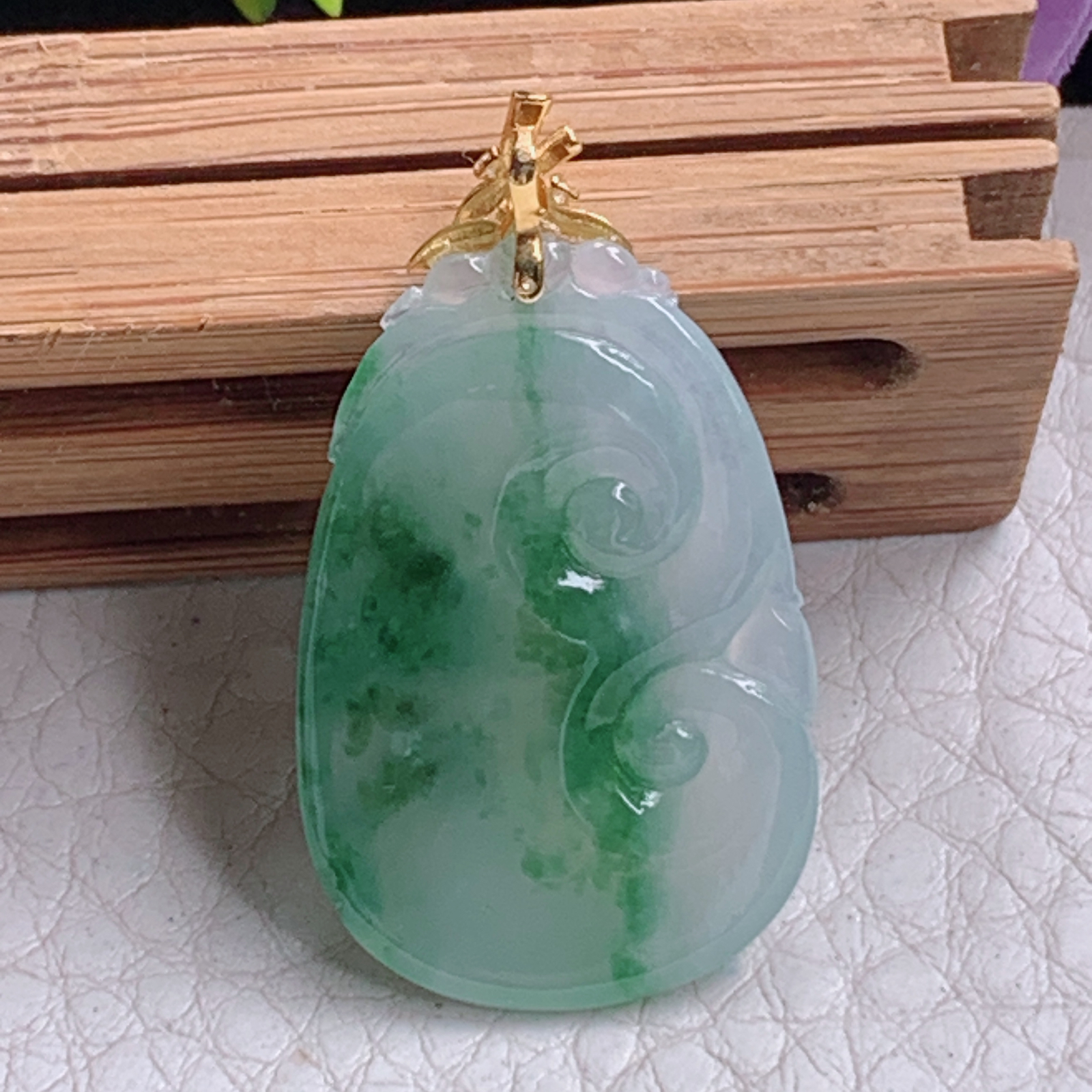 zz3实拍30*20*4.5缅甸翡翠冰飘花如意吊坠 事事如意玉坠18k金扣