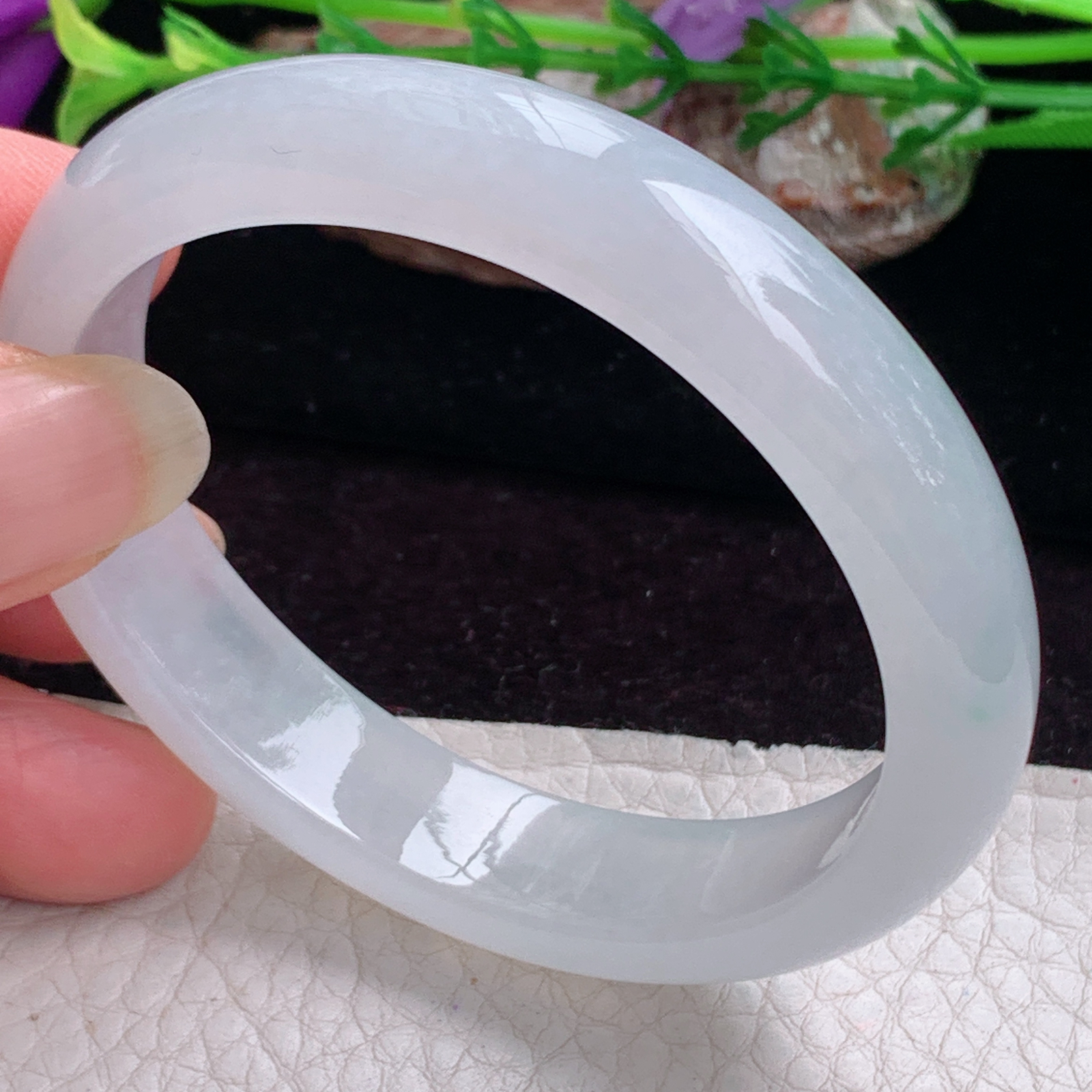 yh小圈口52.5*46.5*11.8*7贵妃镯 天然缅甸翡翠手镯白起光蛋形玉镯子