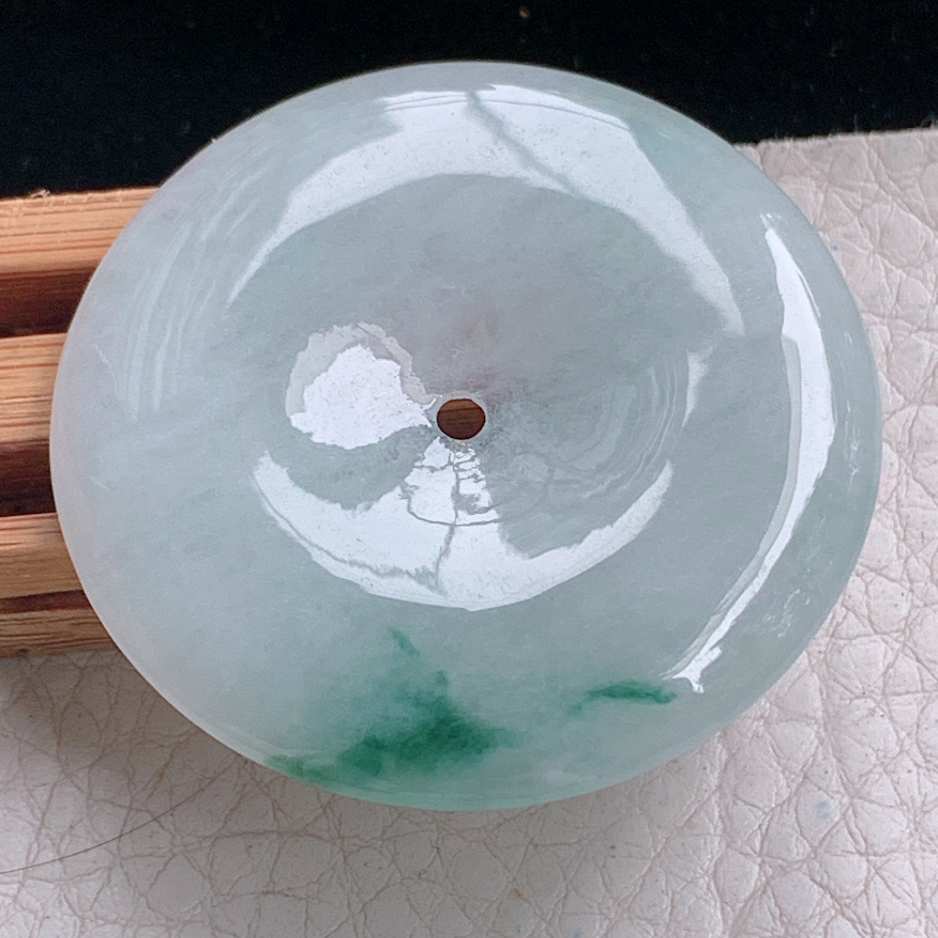 zz3实拍42.6*5.4缅甸翡翠白底飘花大平安扣吊坠国潮风玉扣毛衣坠