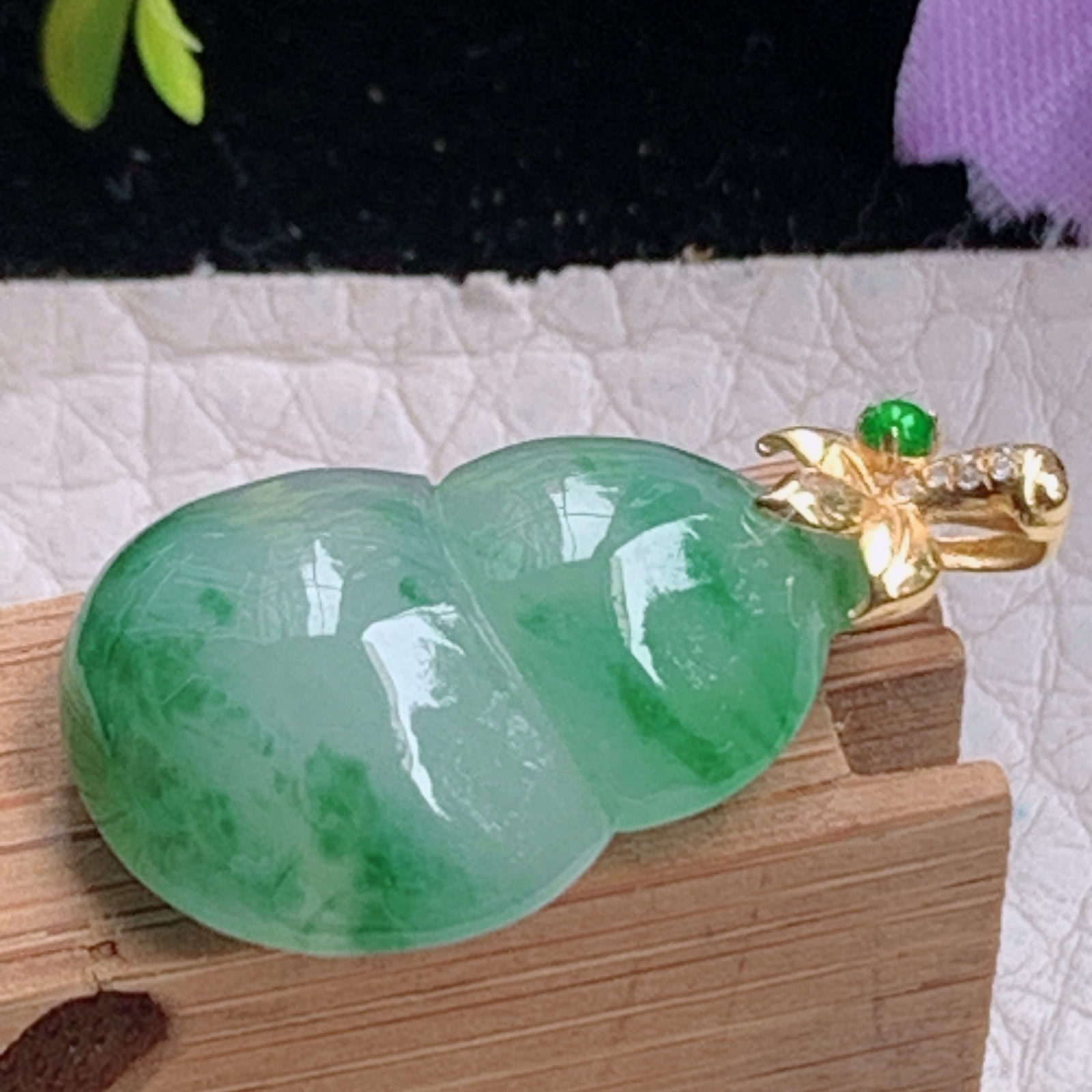 zz3实拍连金26.5*15.5*7.3缅甸翡翠冰种飘花葫芦吊坠 女款平安福禄玉坠