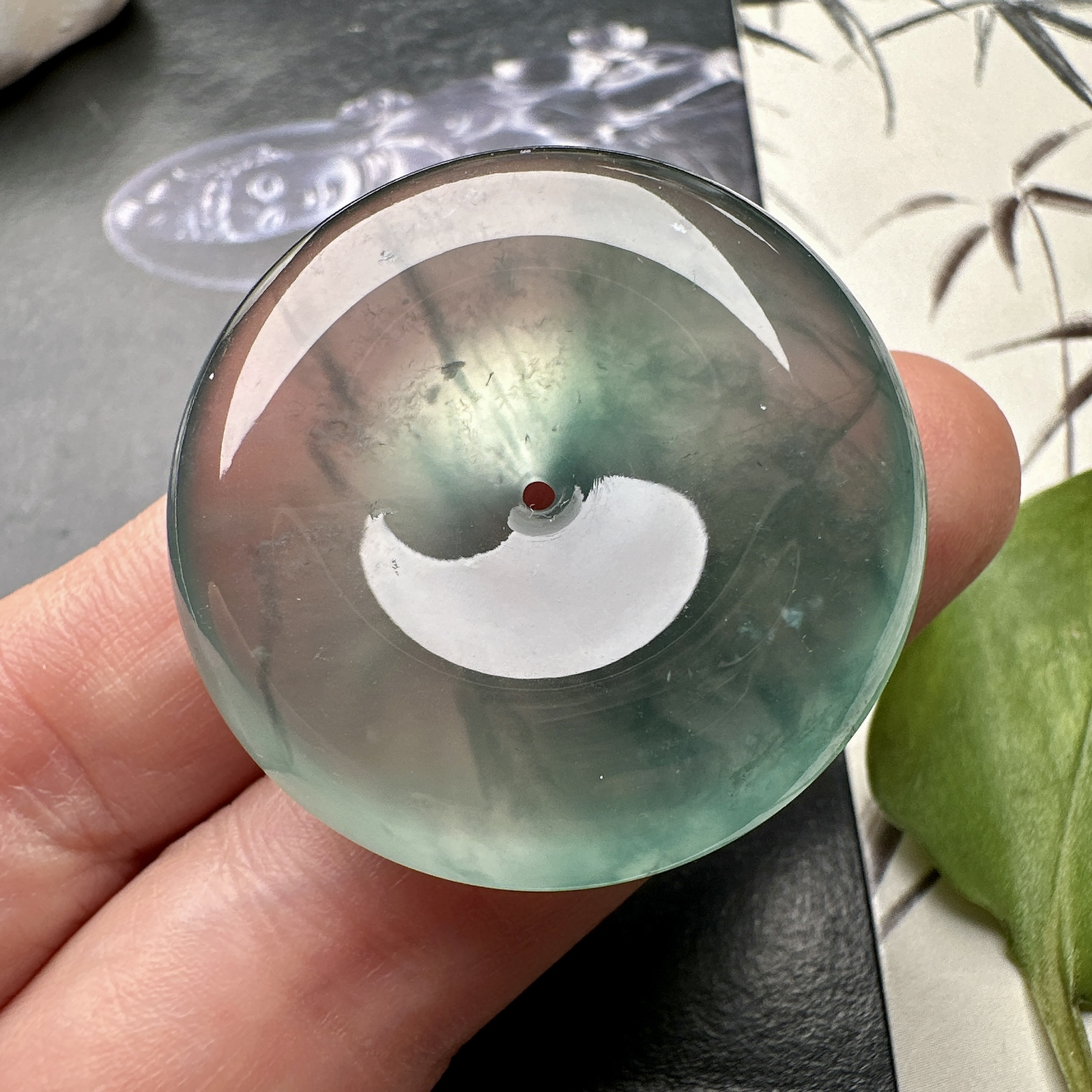 【冰种飘花平安扣】近玻璃种，质地细腻冰润，品质很好，冰感十足，胶感明显，收藏品质。