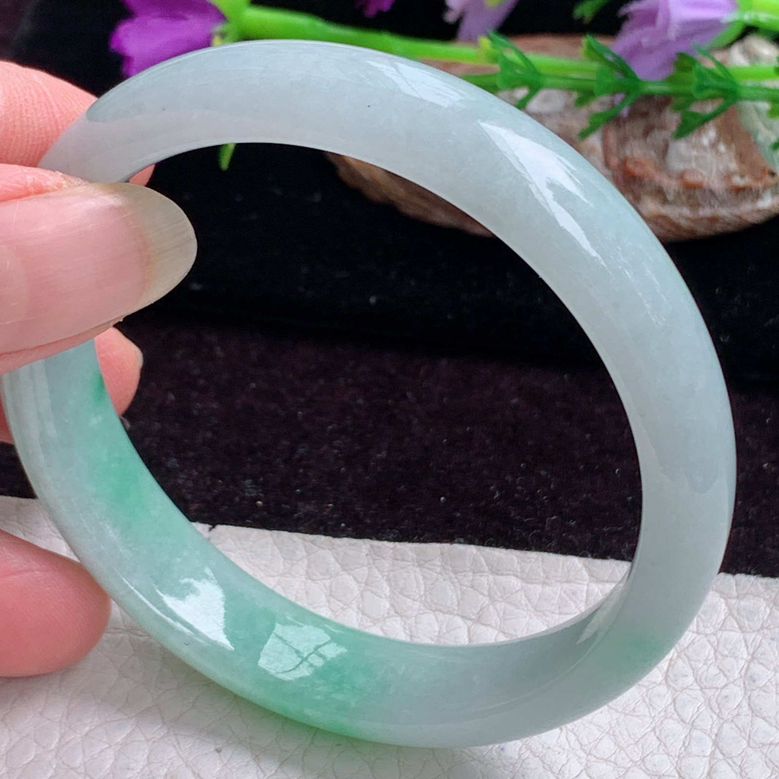 js实拍55*11.8*7平安镯 天然缅甸翡翠手镯清秀飘绿花正圈玉镯子