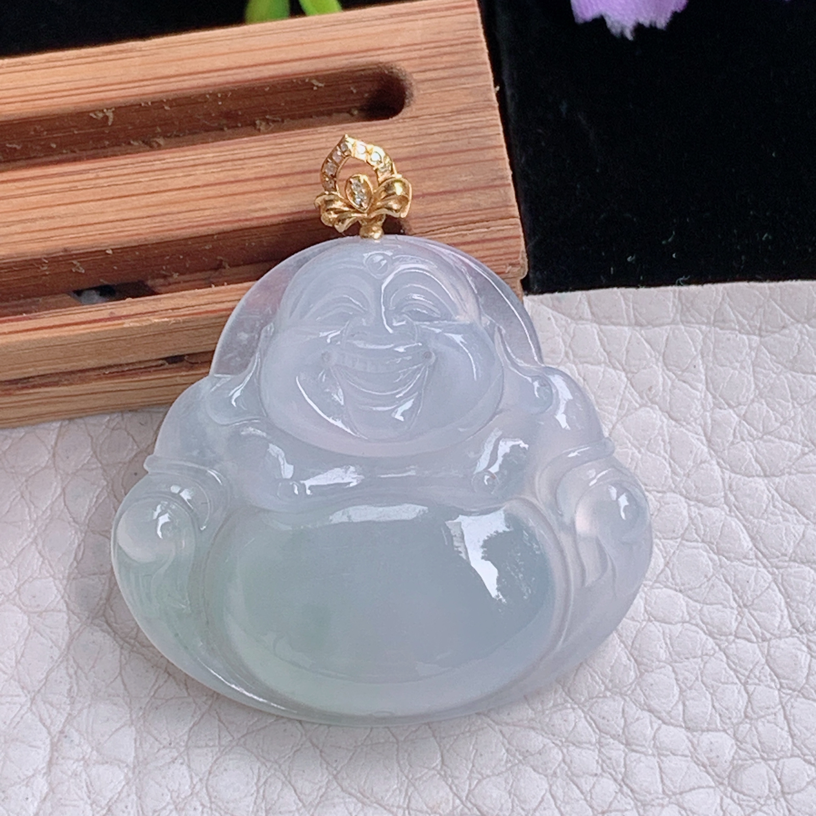 zz3实拍32*35.3*6缅甸翡翠白冰大佛公吊坠 镶18k金扣大肚弥勒佛毛衣坠