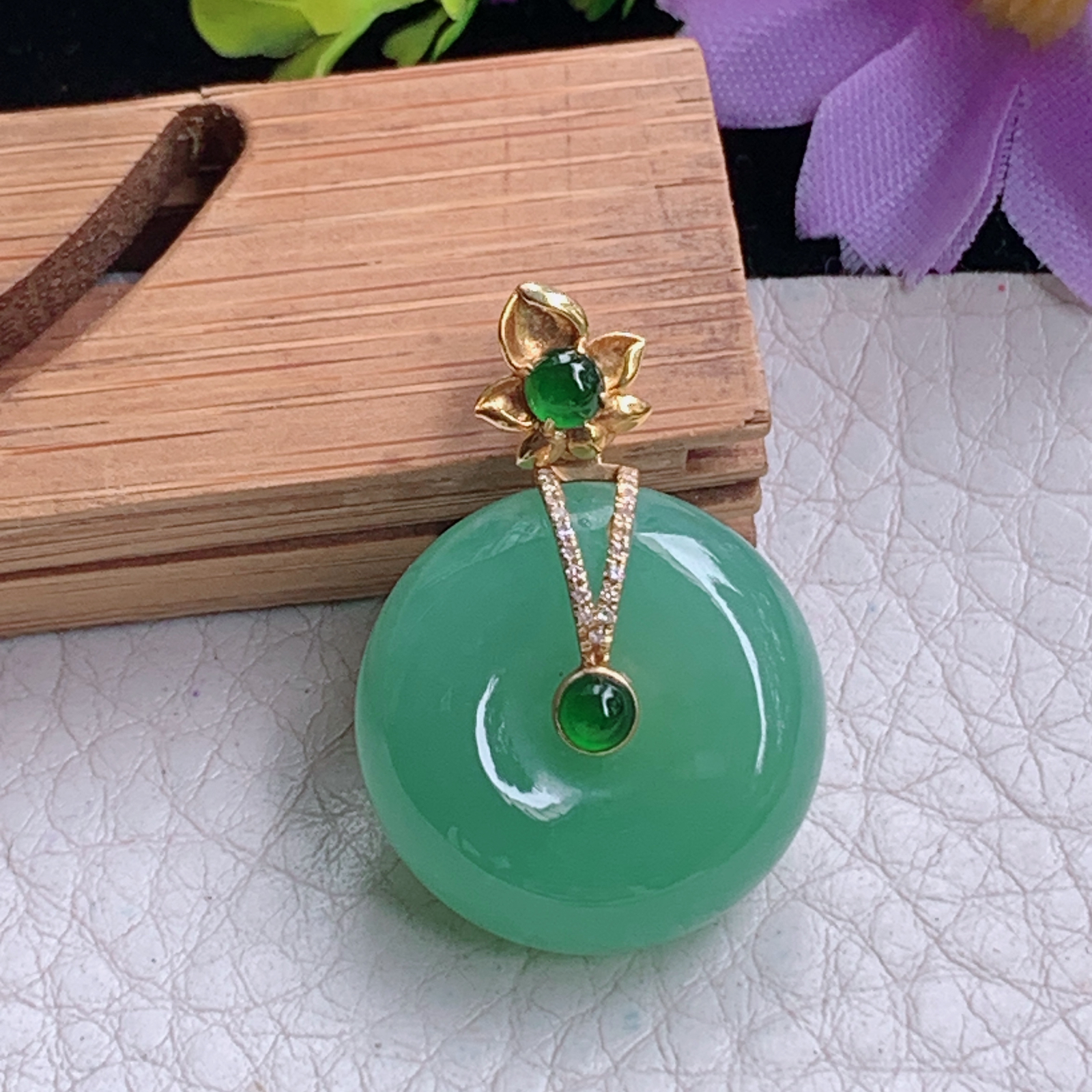 zz3实拍30*21*9缅甸翡翠冰晴水满绿平安扣吊坠 面包扣平安镶金玉坠