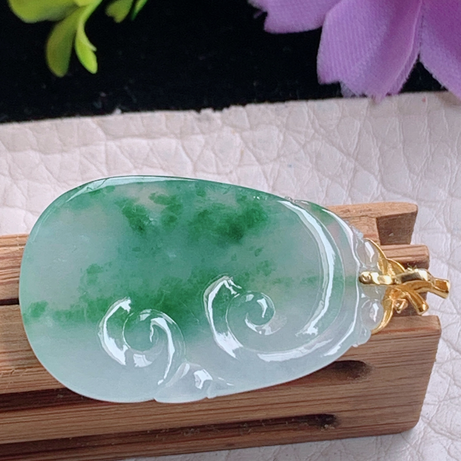 zz3实拍30*20*4.5缅甸翡翠冰飘花如意吊坠 事事如意玉坠18k金扣