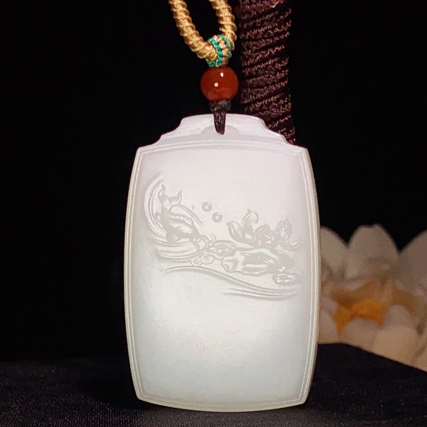 新疆和田玉平安无事牌龙牌挂件 尺寸47/31/10重37.5克 玉质细腻油润 底色纯净 脂粉好，品质好。lt260327