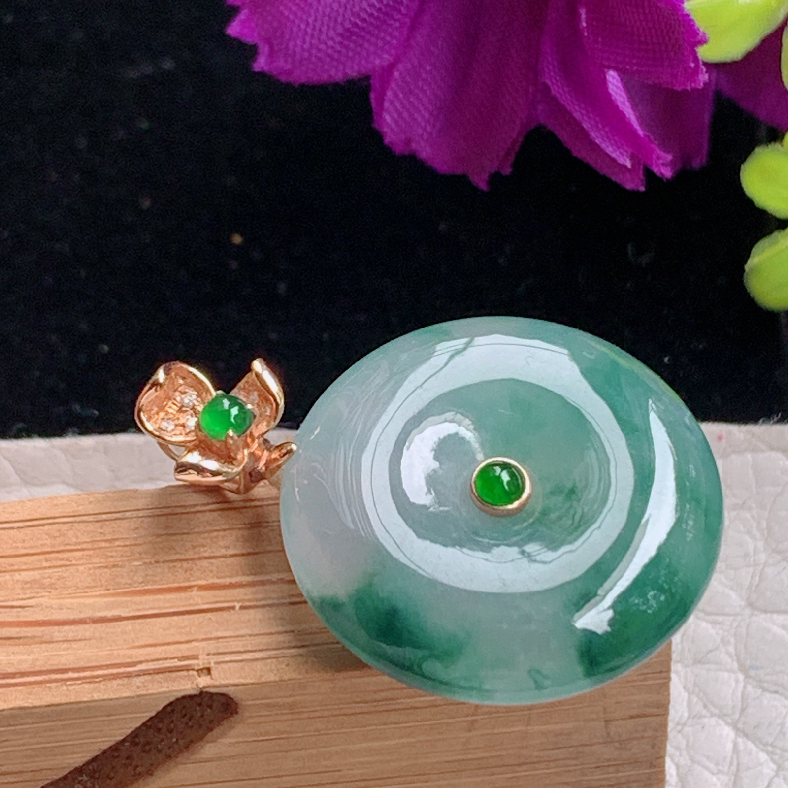 zz3实拍连金30*22.3*5.8缅甸翡翠冰飘花小平安扣吊坠 镶金平安玉坠