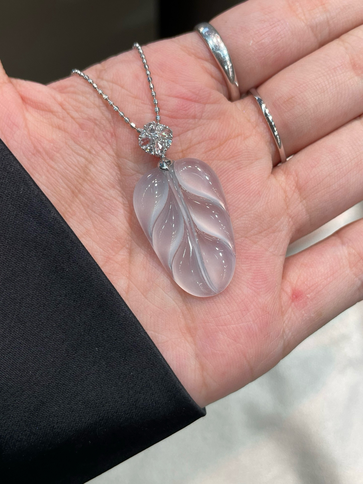 冰种 起光 叶子吊坠 纯纯的料子 

18k金扣头