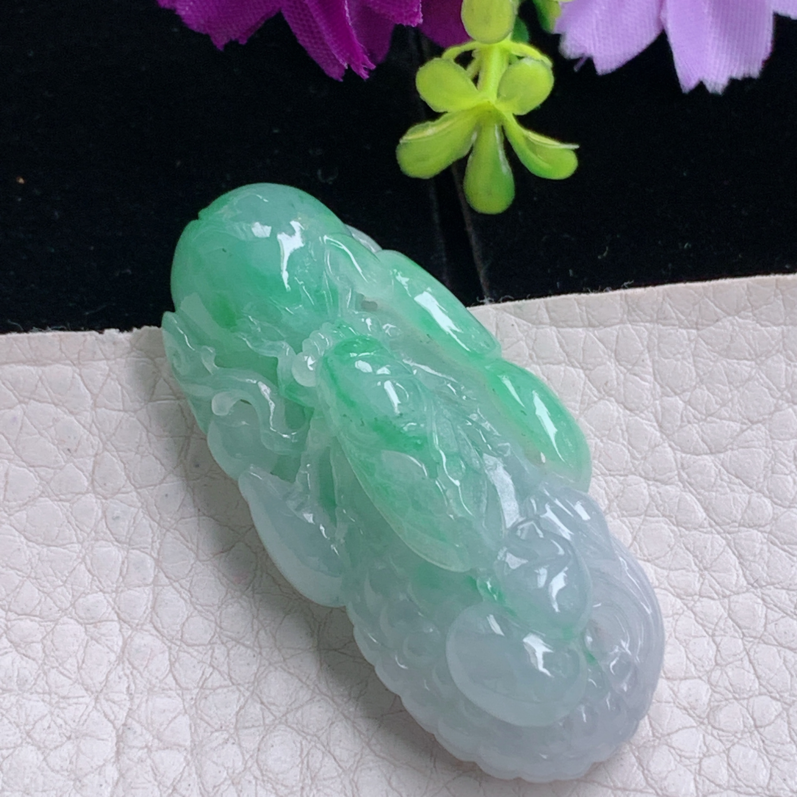 zz3实拍52*25.3*18缅甸翡翠冰透浅绿金玉满堂吊坠 一鸣惊人知了玉坠