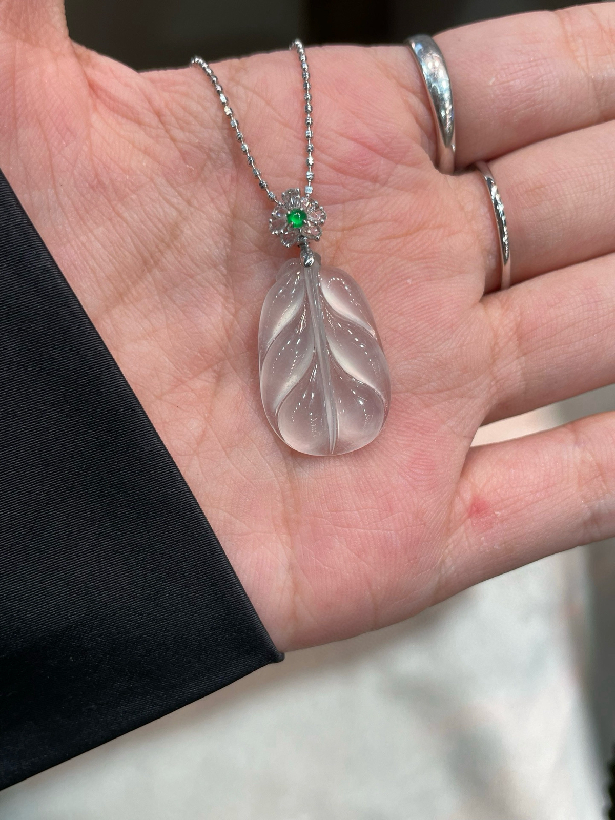 冰种 起光 叶子吊坠

18k金扣头