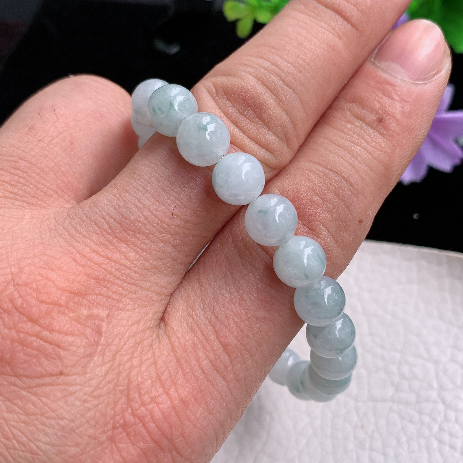 zz3实拍8+mm圆珠缅甸翡翠飘花圆珠手串 精美女款手链 玉珠链，配珠为装饰珠