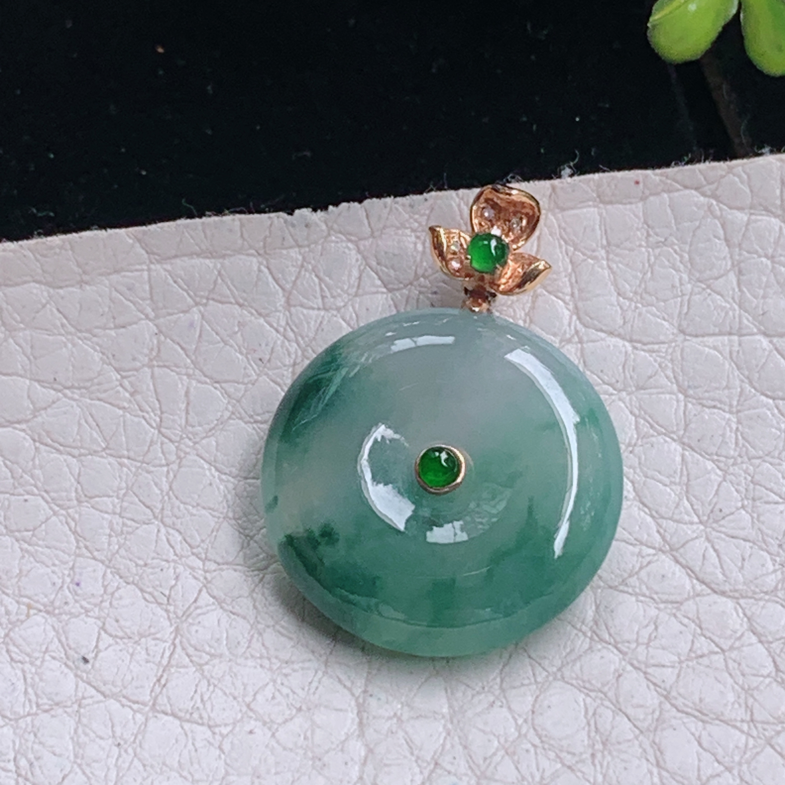 zz3实拍连金30*22.3*5.8缅甸翡翠冰飘花小平安扣吊坠 镶金平安玉坠