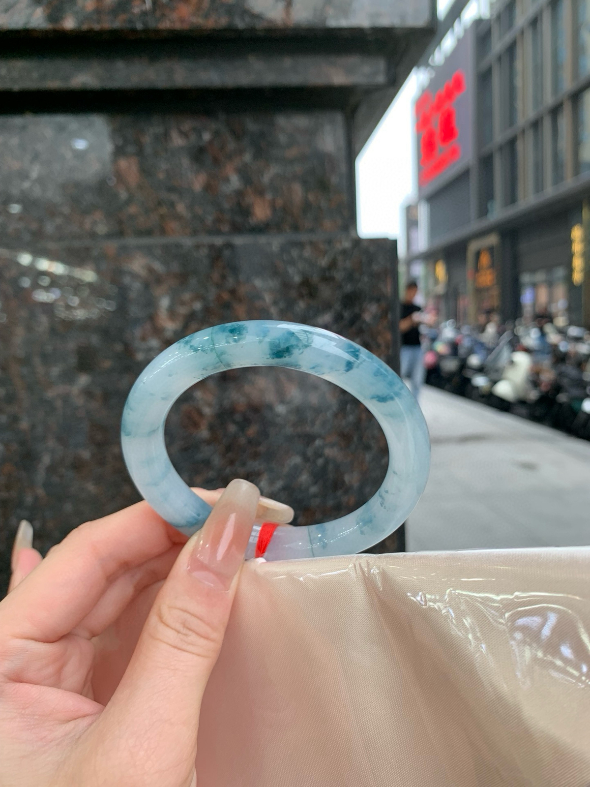 飘蓝花圆条，很有意境，无暇
53.6-9.4-9.4