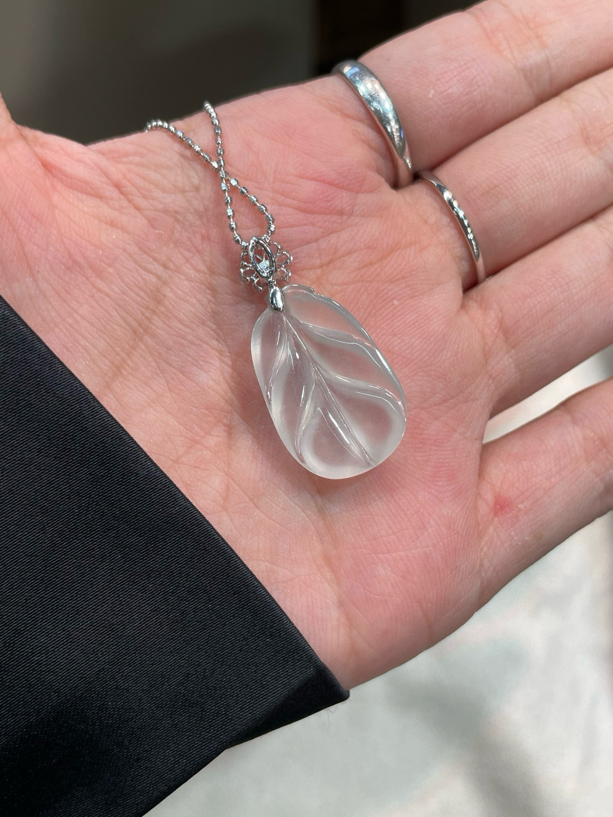 冰种 起光 叶子吊坠

18k金扣头