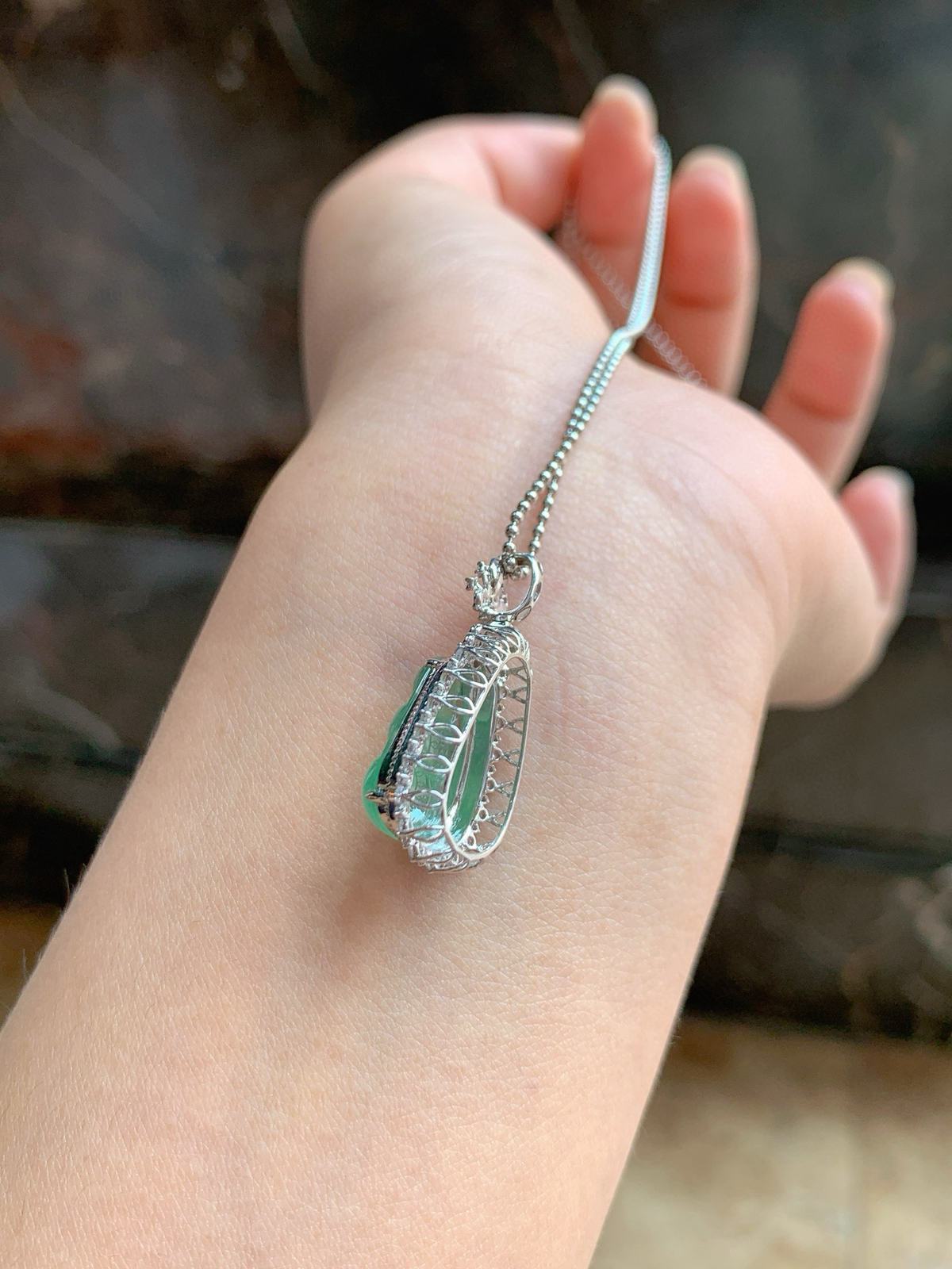 冰晴·福豆

一颗晴水豆，冰透藏福韵