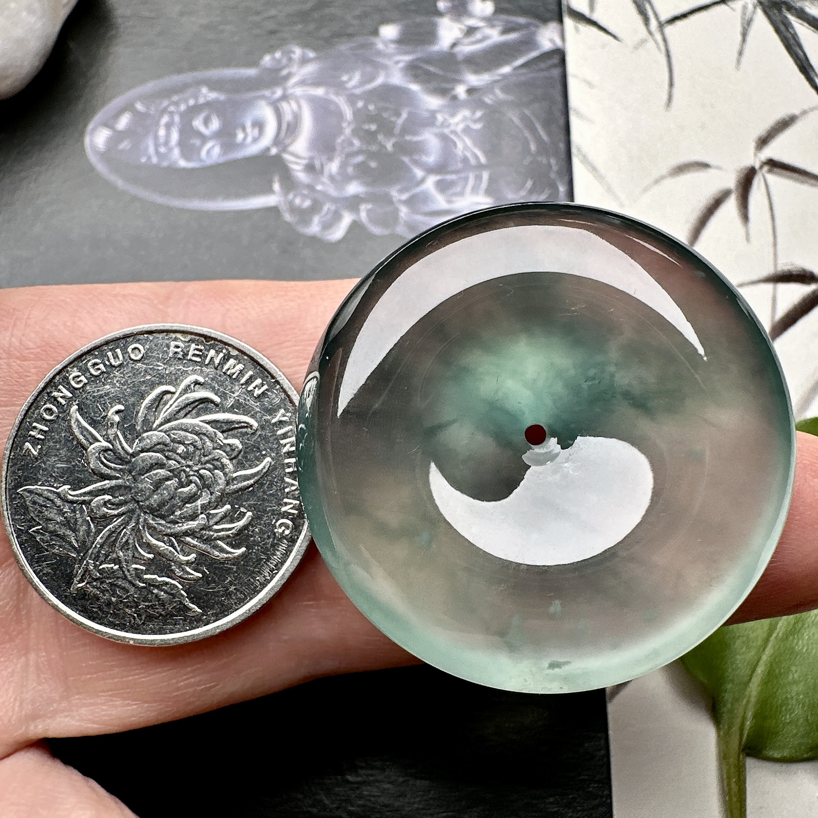 【冰种飘花平安扣】近玻璃种，质地细腻冰润，品质很好，冰感十足，胶感明显，收藏品质。