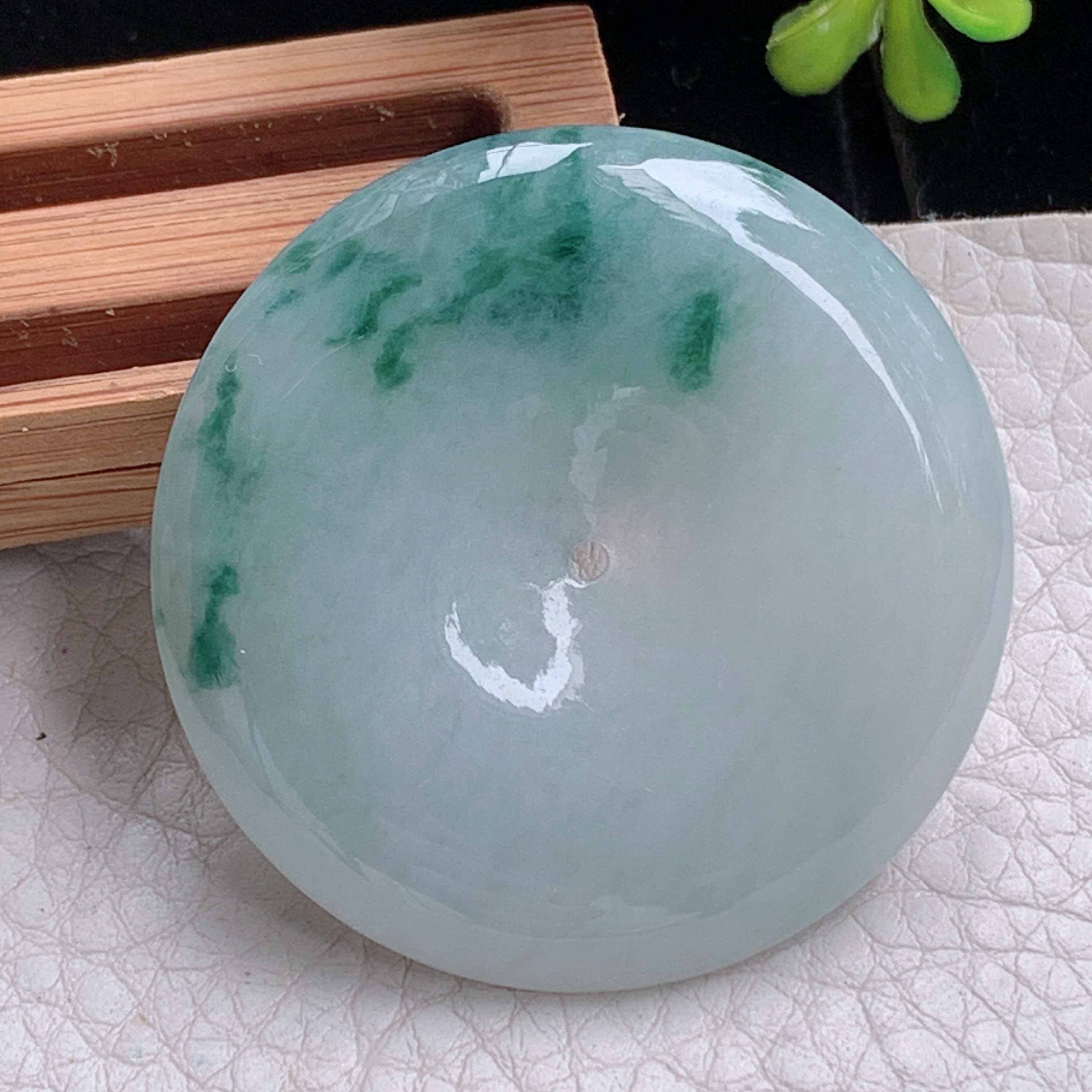 zz3实拍42.6*6.2缅甸翡翠白底飘花大平安扣吊坠国潮风玉扣毛衣坠