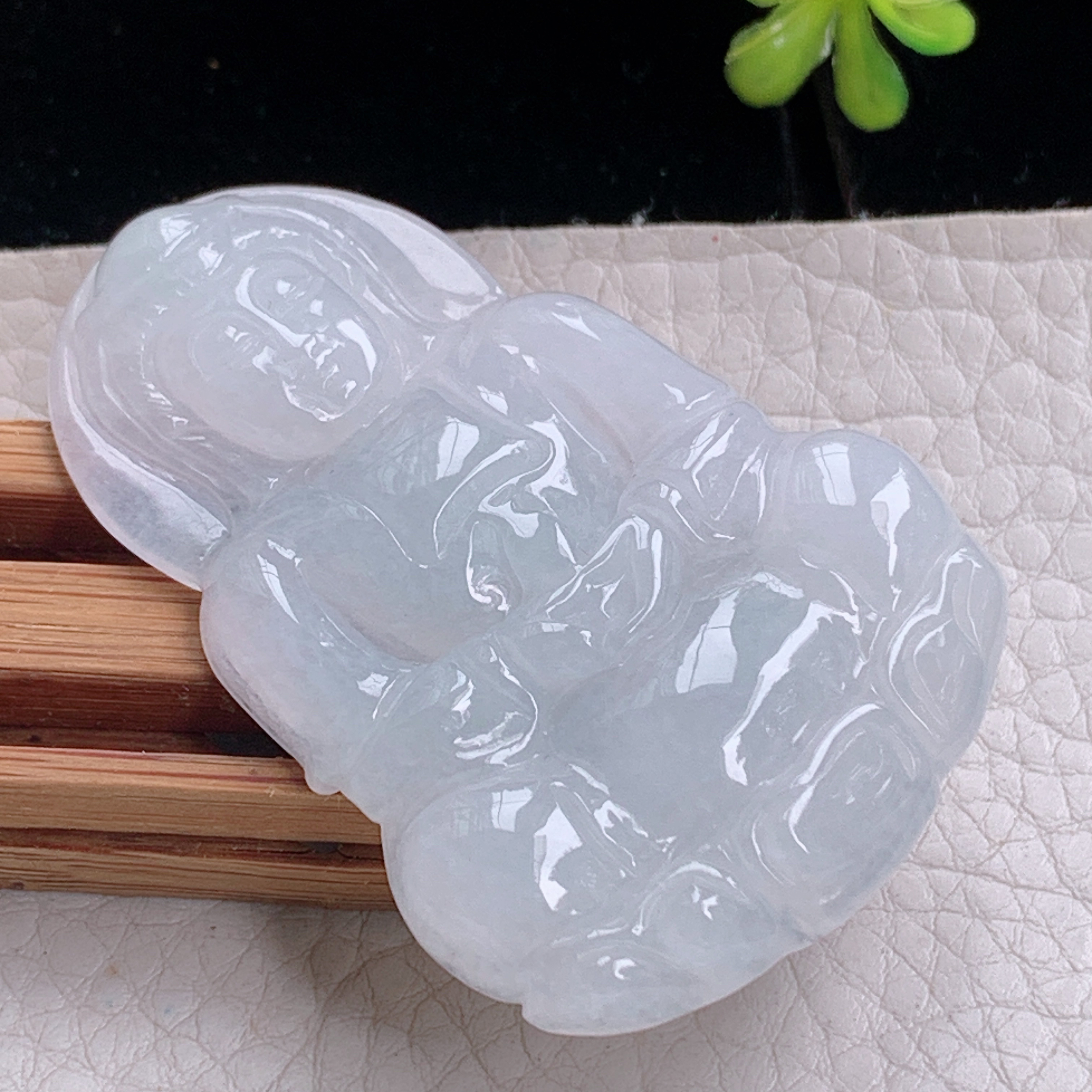 zz3实拍54*37*5.8缅甸翡翠白色观音菩萨吊坠 白月光观音牌