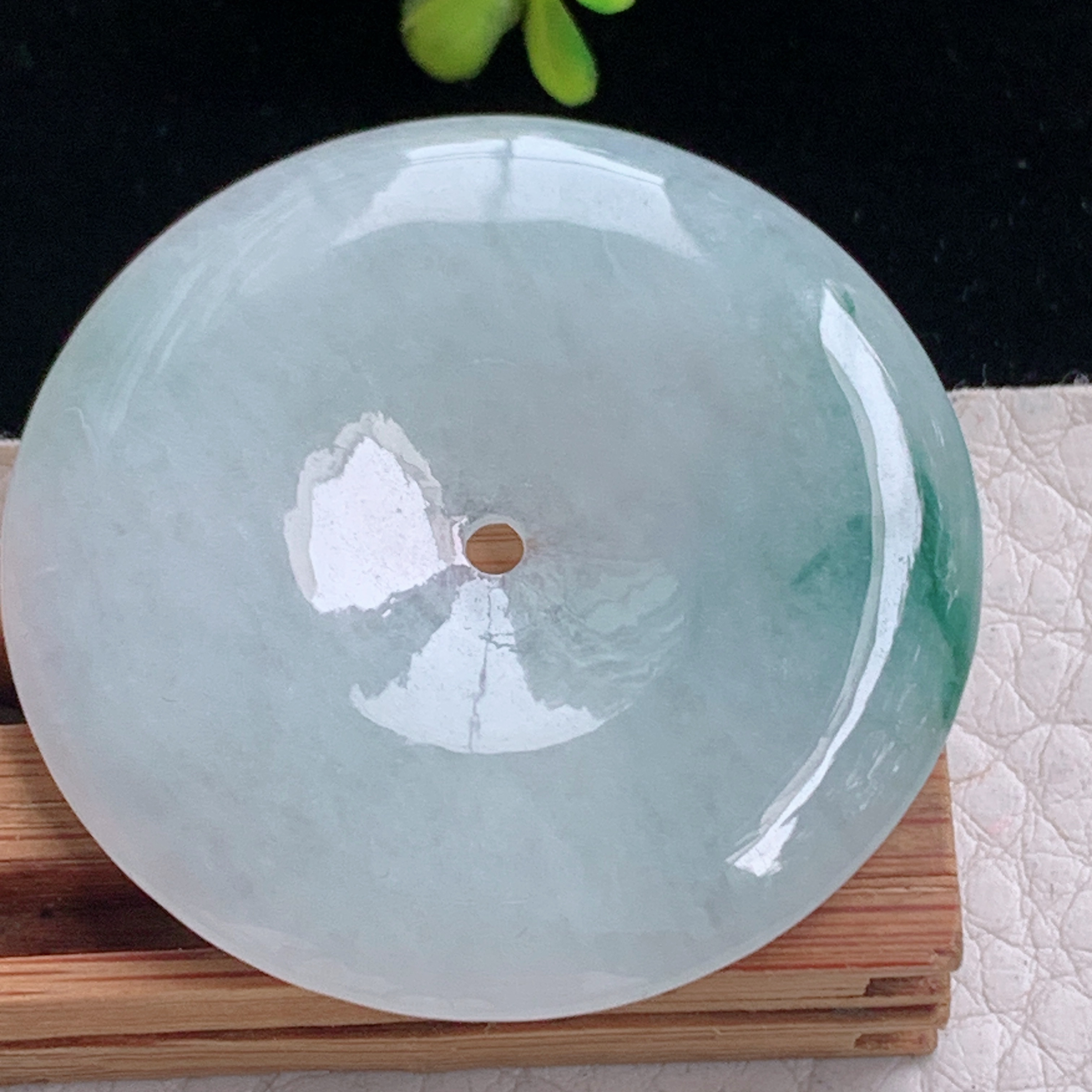 zz3实拍42.6*5.4缅甸翡翠白底飘花大平安扣吊坠国潮风玉扣毛衣坠