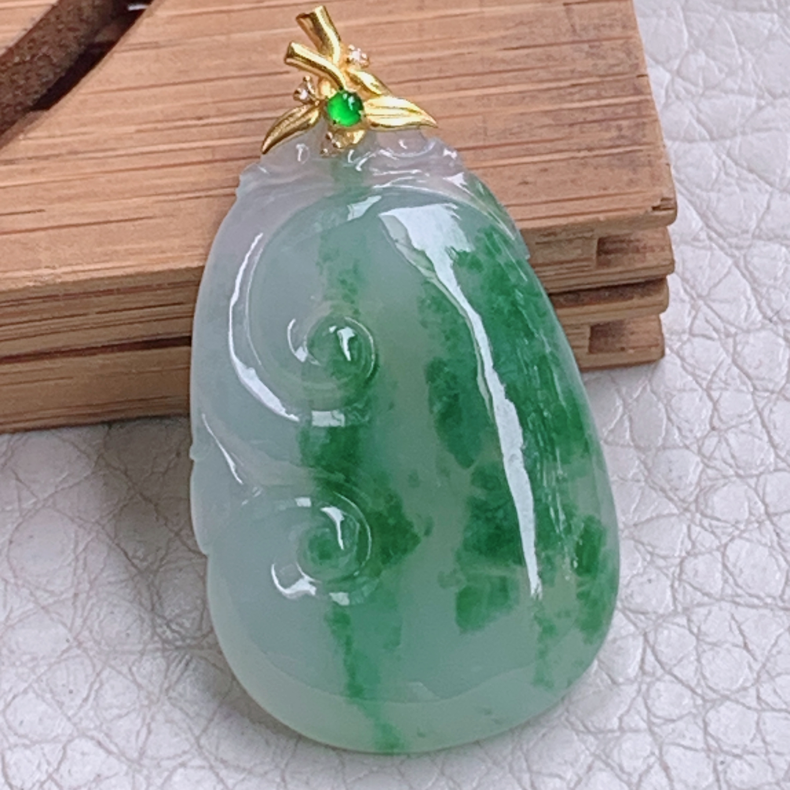 zz3实拍30*20*4.5缅甸翡翠冰飘花如意吊坠 事事如意玉坠18k金扣