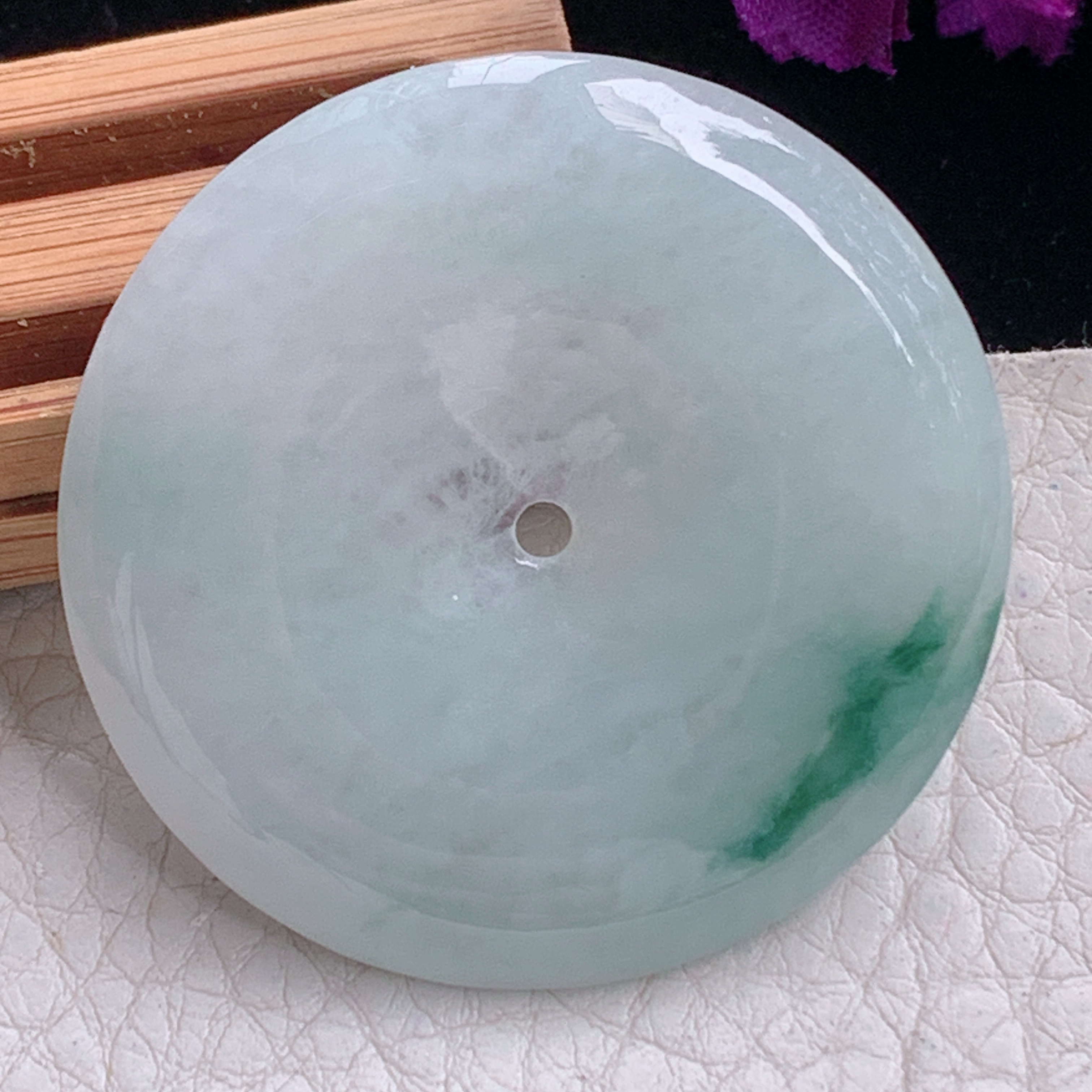 zz3实拍42.6*5.4缅甸翡翠白底飘花大平安扣吊坠国潮风玉扣毛衣坠