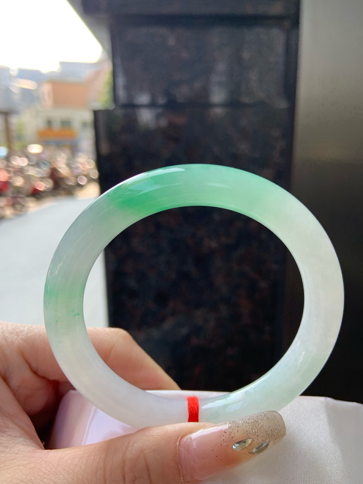 飘绿，白底青圆条，阳春白雪的感觉
57.5-9.7-9.5