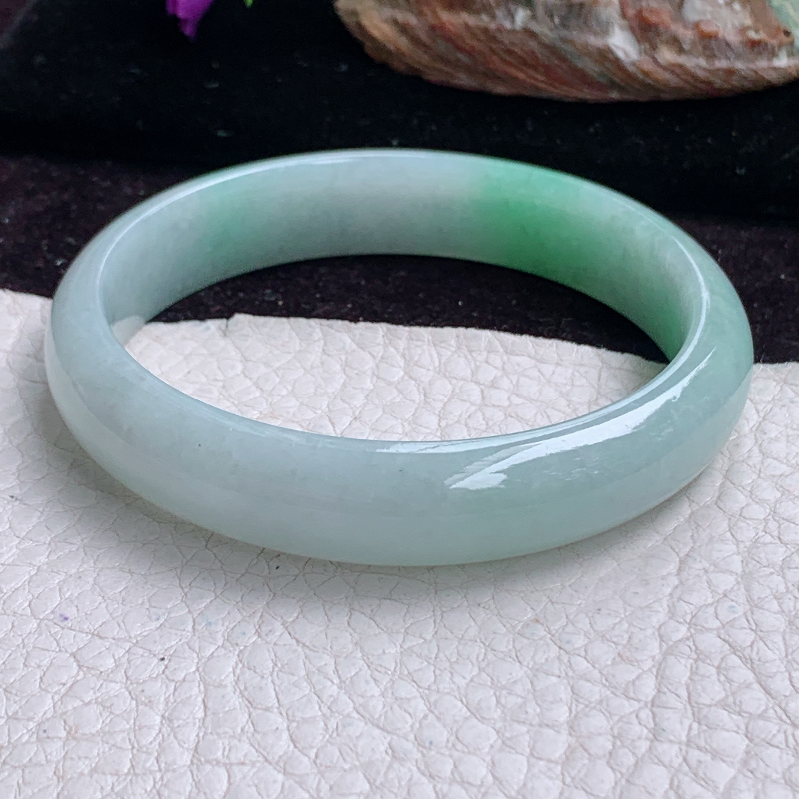 js实拍55*11.8*7平安镯 天然缅甸翡翠手镯清秀飘绿花正圈玉镯子