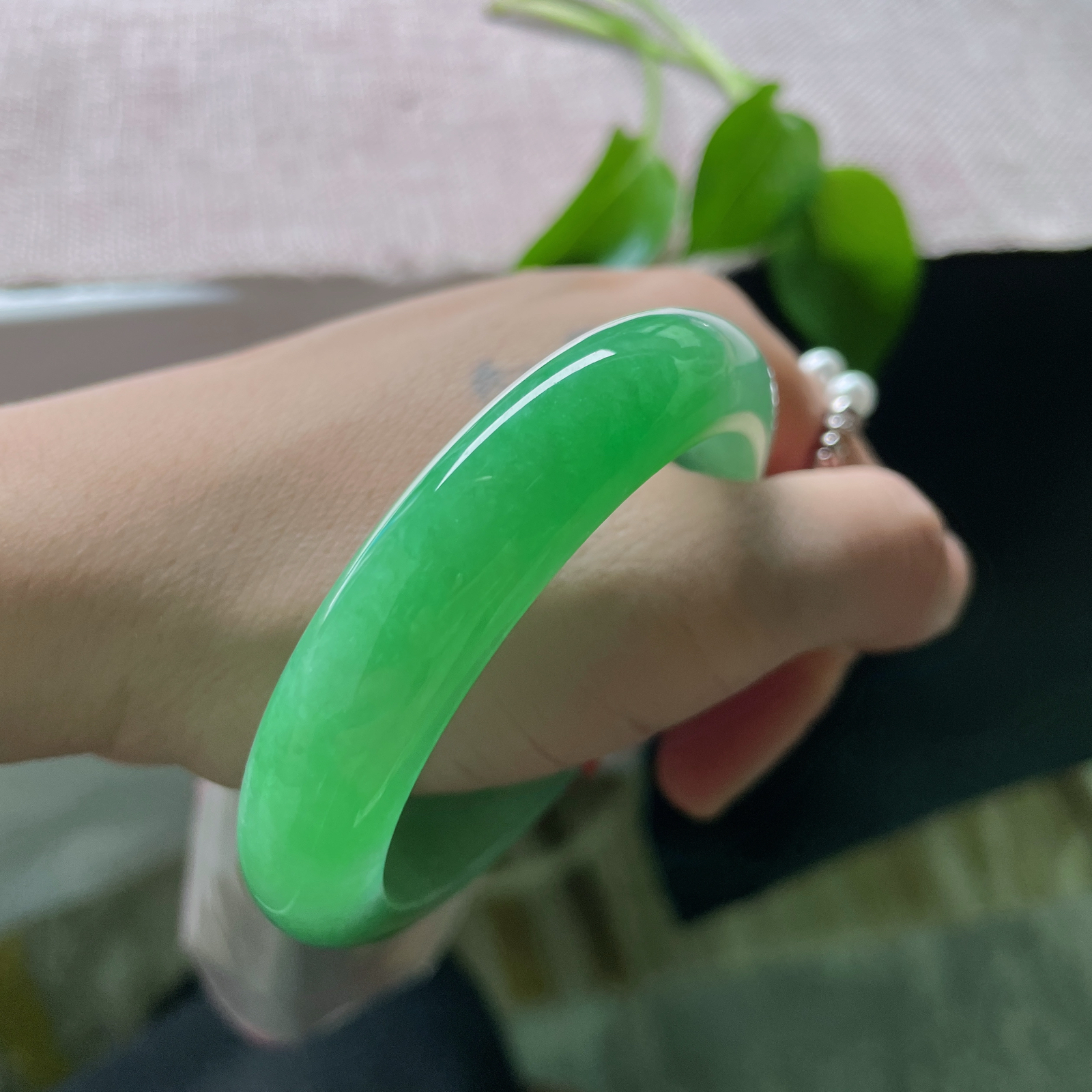 52.5/12.5/8.5，满绿正圈，方寸之间，凝翠千年。倾国又倾城，无纹裂