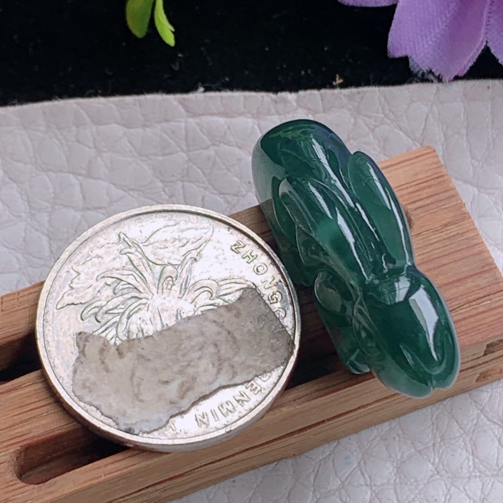 zz3实拍34*17*8.5翡翠冰透蓝水立体生肖兔子吊坠 宝宝小孩平安玉坠