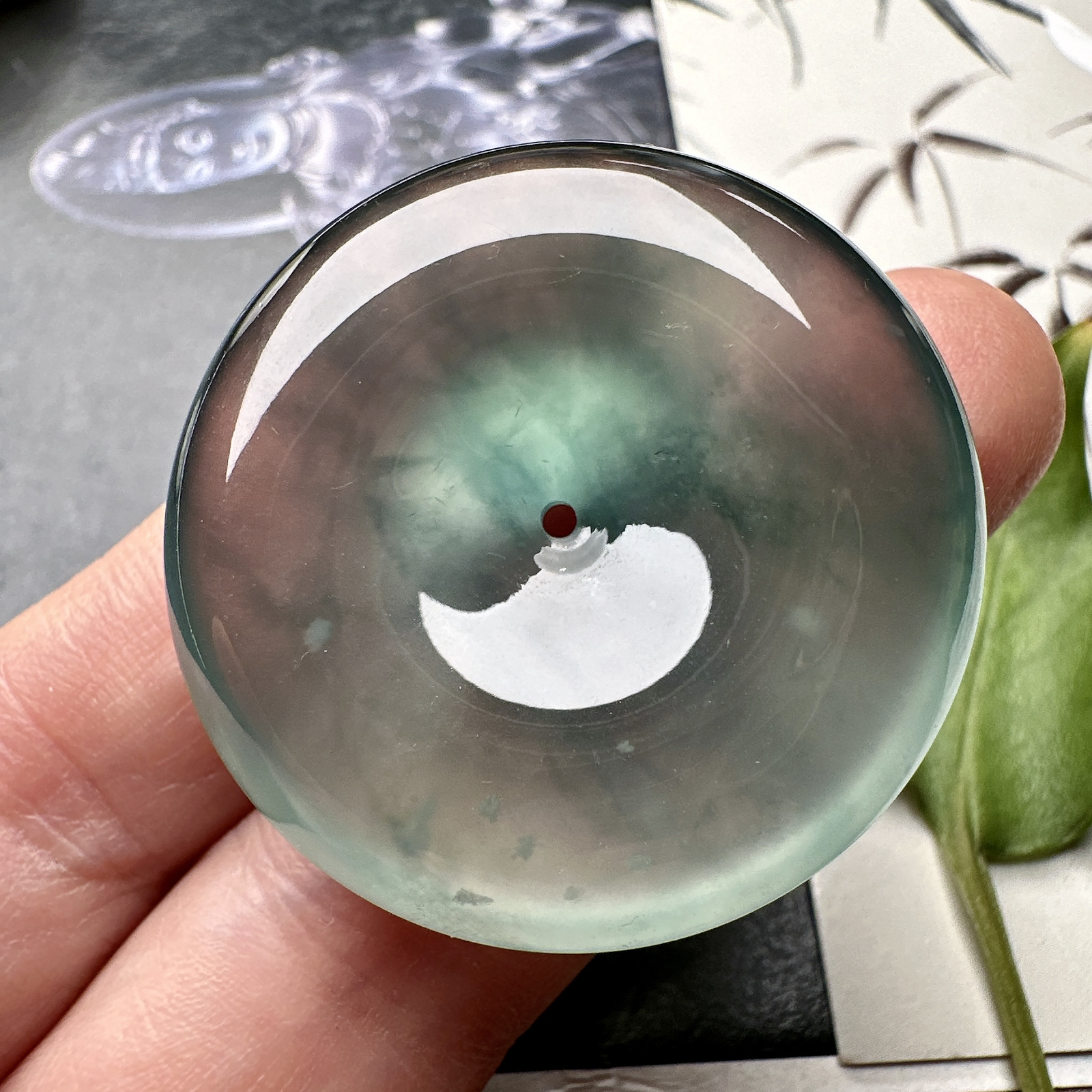 【冰种飘花平安扣】近玻璃种，质地细腻冰润，品质很好，冰感十足，胶感明显，收藏品质。