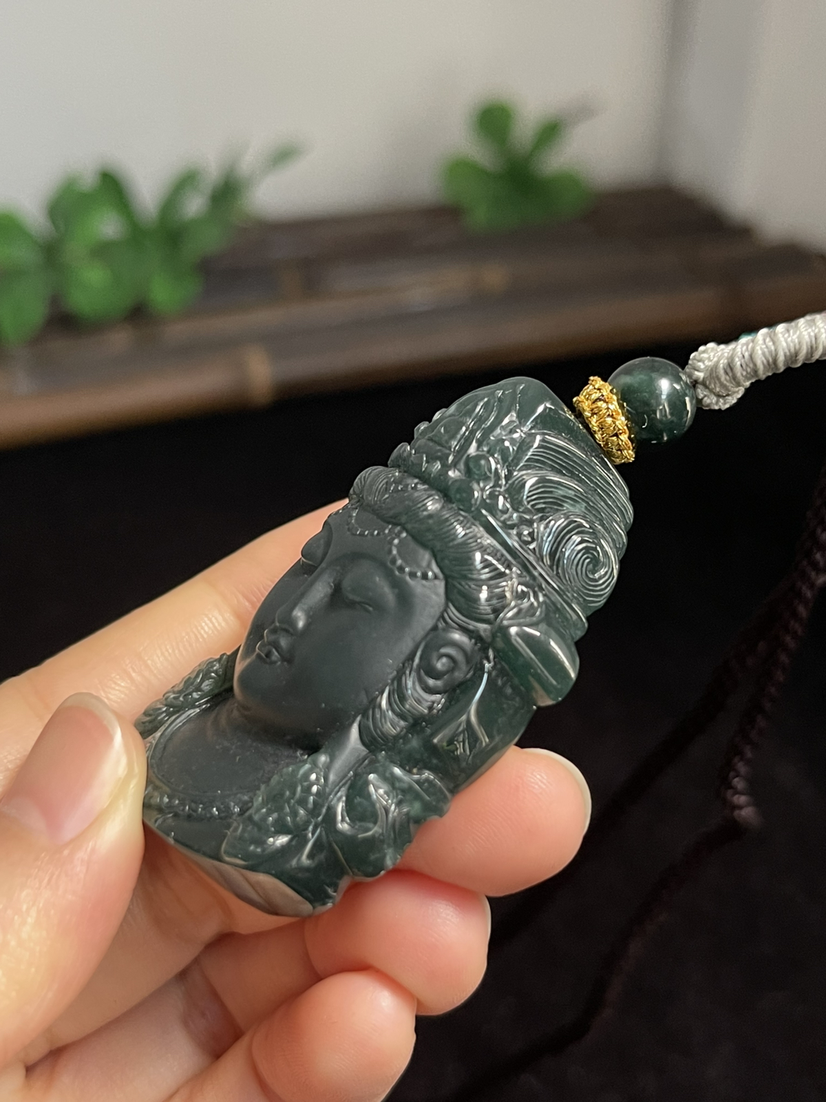 翡翠吊坠，配珠未测