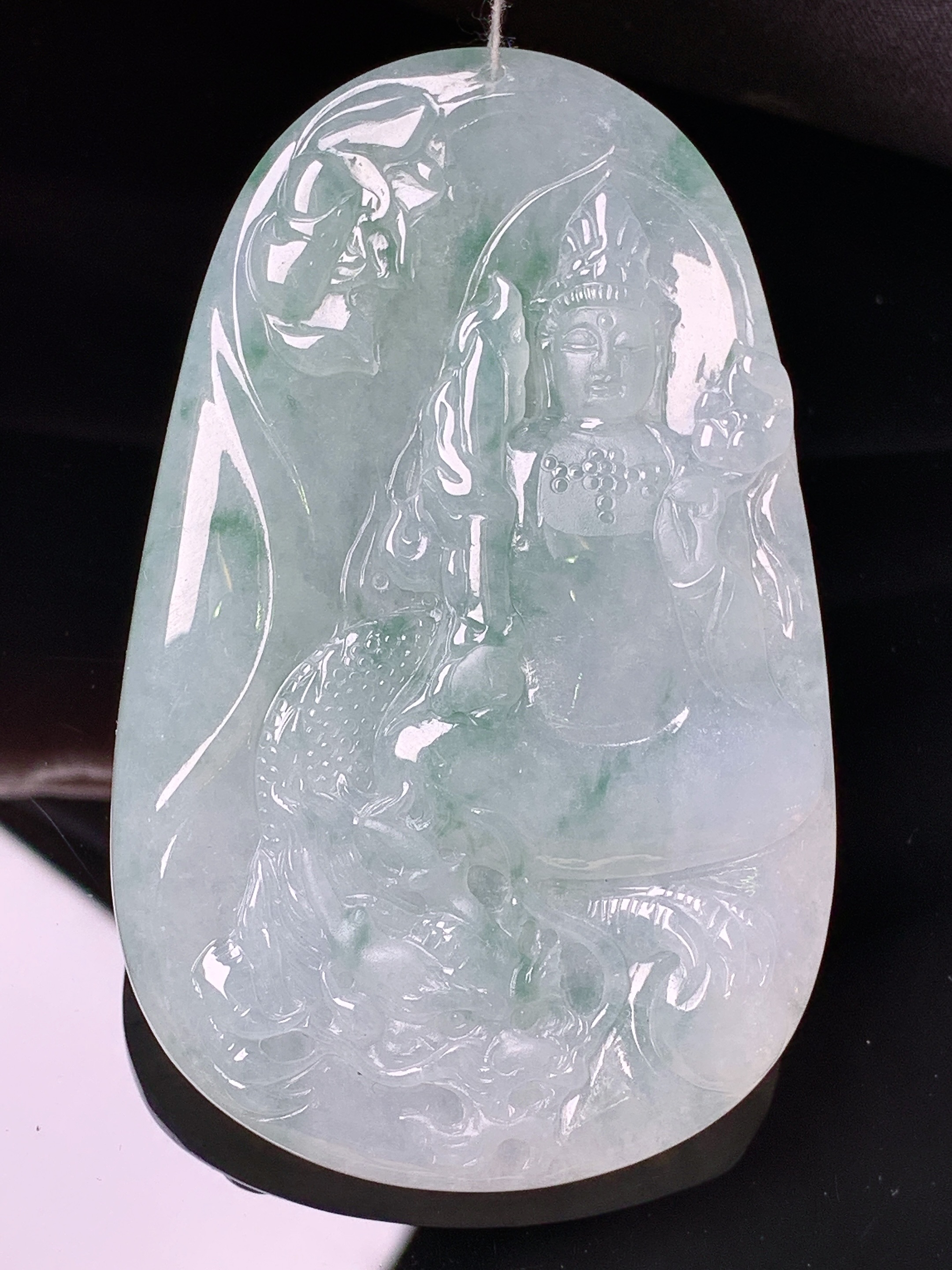 飘绿文殊观音菩萨吊坠 玉质细腻 色泽艳丽清新 水润亮眼 整体尺寸70*44*6d1