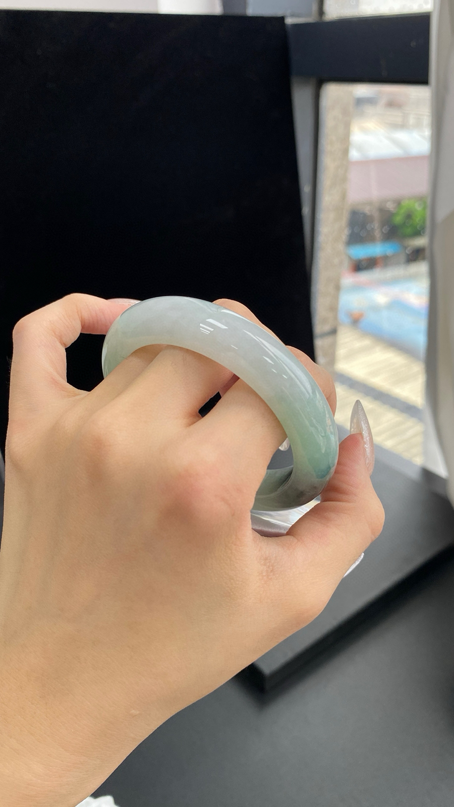 【飘蓝花手镯】
尺寸：53.7-12.5-9
自然光无滤镜，原图直出