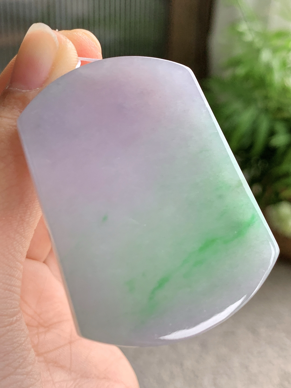 【裸石】冰春彩无事牌吊坠
【说明】缅料 性价比高  
【尺寸】50.4-38.2-5.2