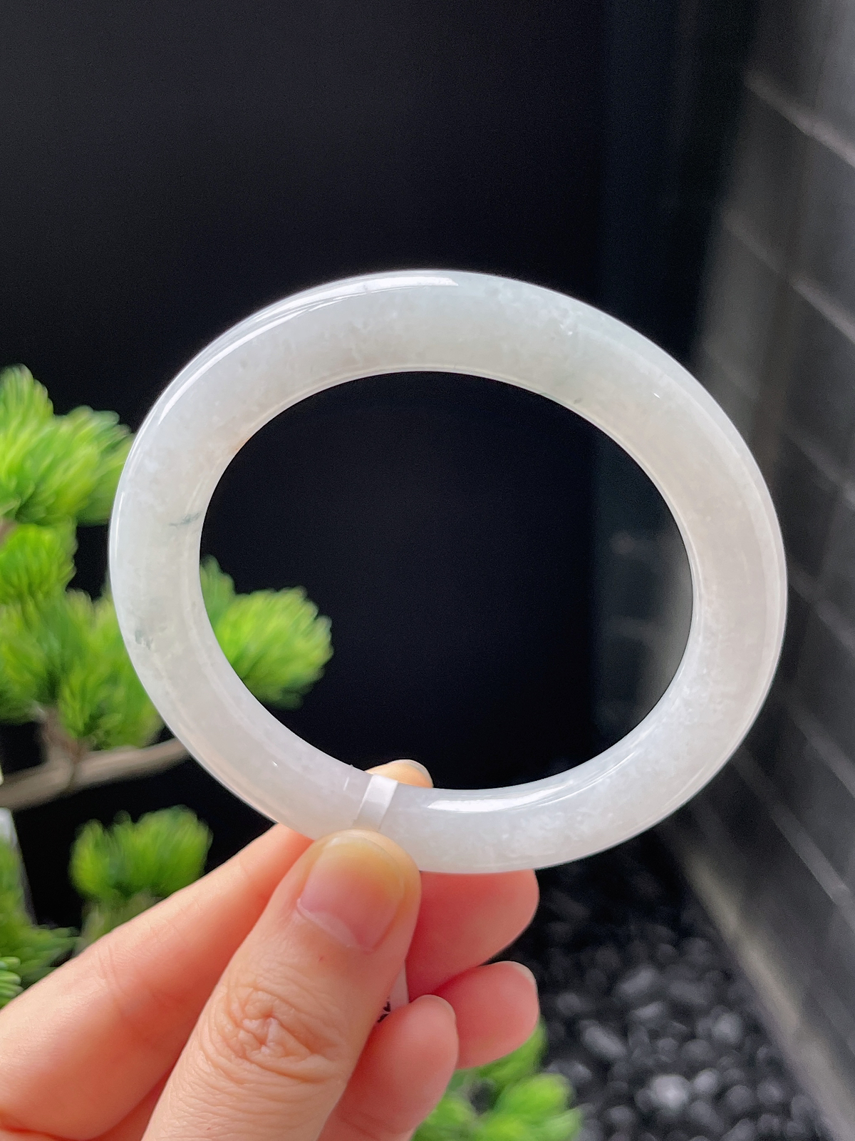 圆镯52.7圈口，翡翠糯化种白色手镯