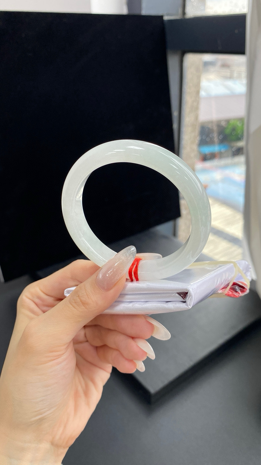 【晴底正圈手镯】
尺寸：55-11.4-8.5
自然光无滤镜，原图直出