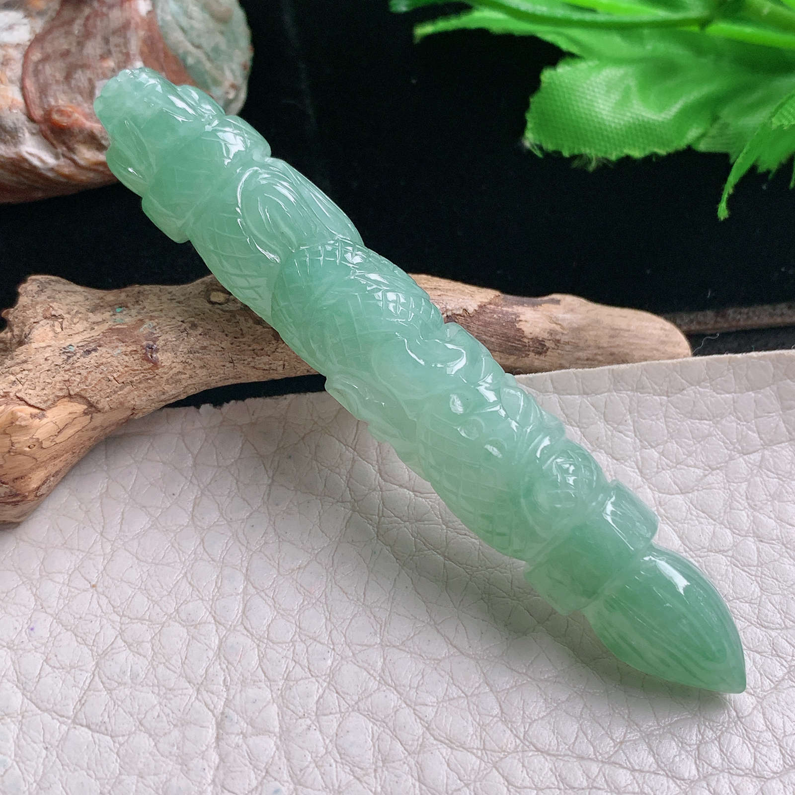 ajj实拍80*11.5*13缅甸翡翠满绿龙行天下金榜题名 清秀水灵毛笔玉吊坠 玉挂件