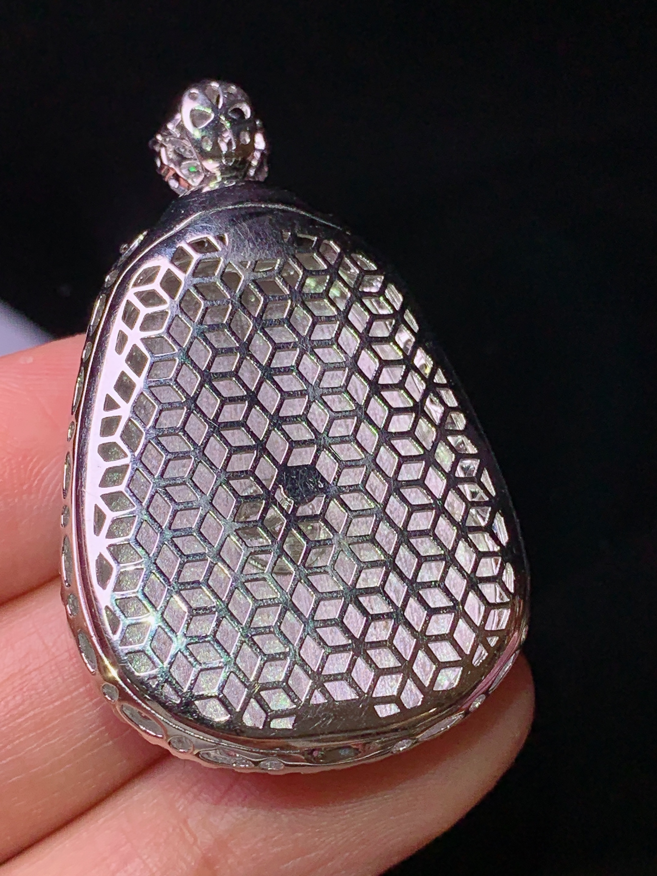 18k金钻镶嵌满绿如意吊坠 玉质细腻 色泽艳丽清新 水润亮眼 整体尺寸44.7*27.8*10m5