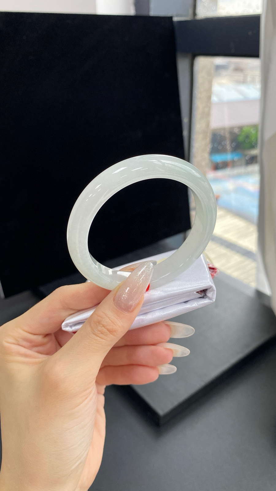 【晴底正圈手镯】
尺寸：55-11.4-8.5
自然光无滤镜，原图直出