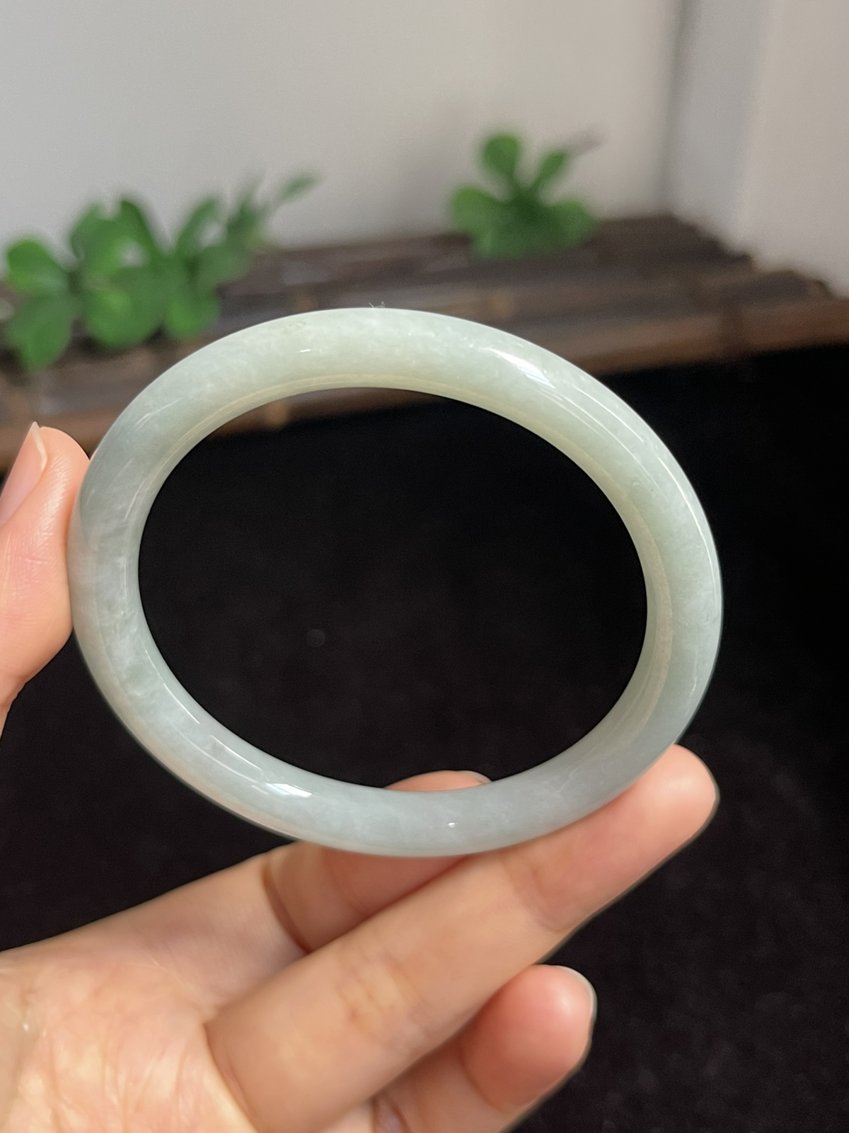 圆镯52.9圈口，翡翠手镯