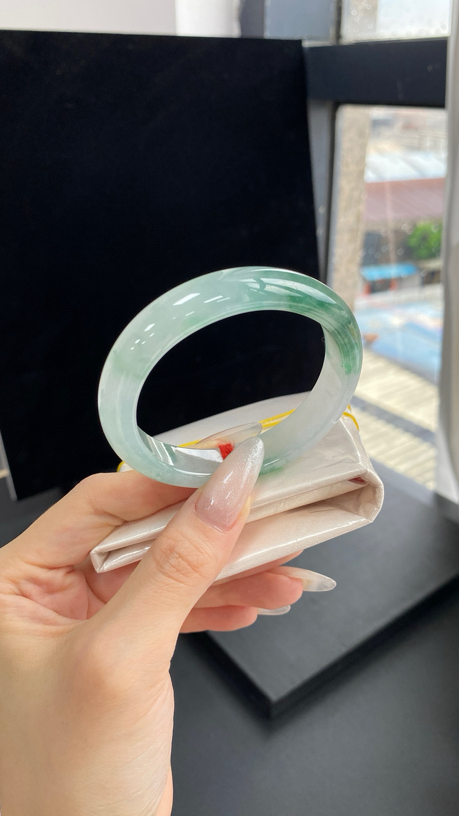 【冰飘花贵妃手镯】
尺寸：55.3-4.8-12-7.3
自然光无滤镜，原图直出