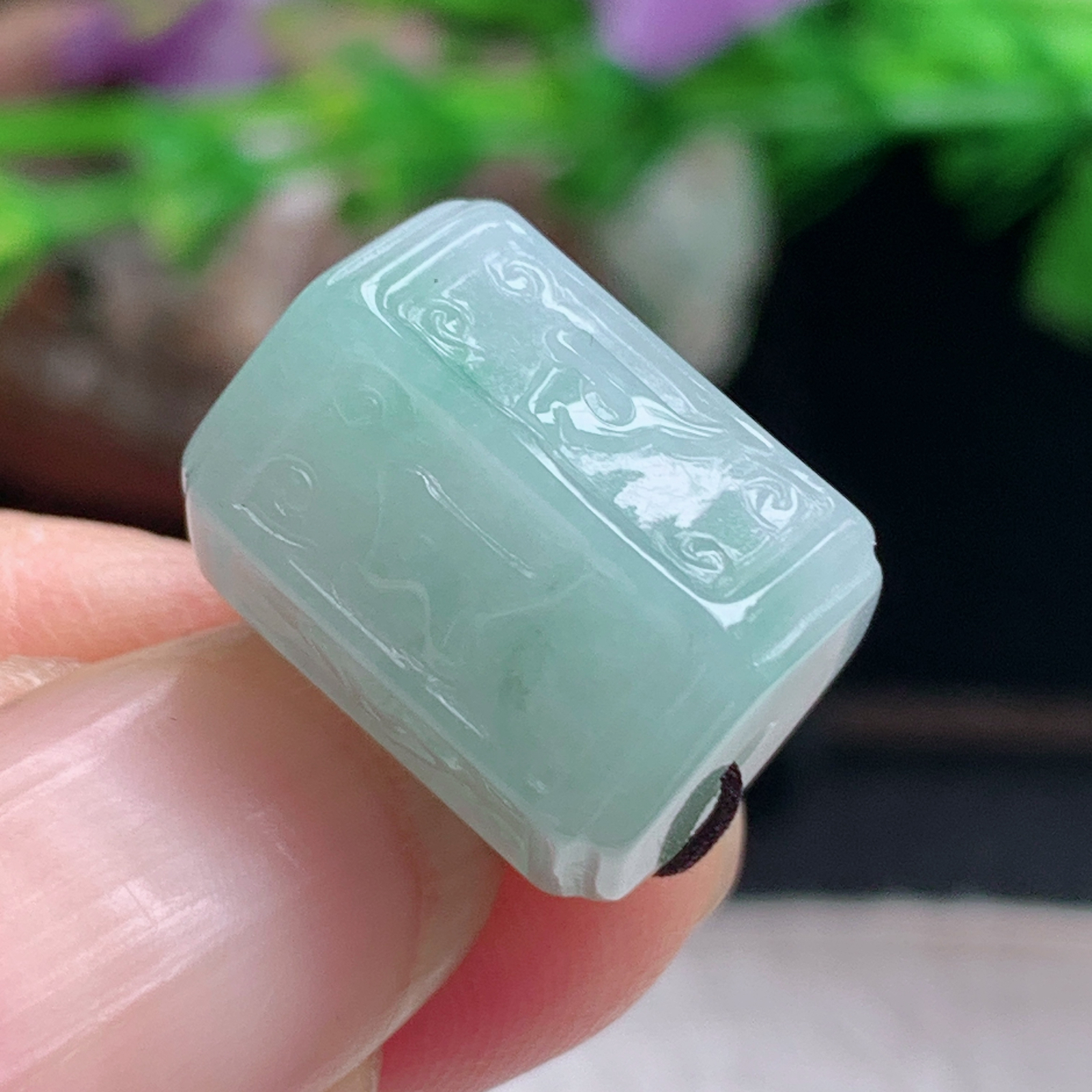 py实拍15*11.6缅甸翡翠冰润浅绿六字真言路路通玉吊坠 玉挂件