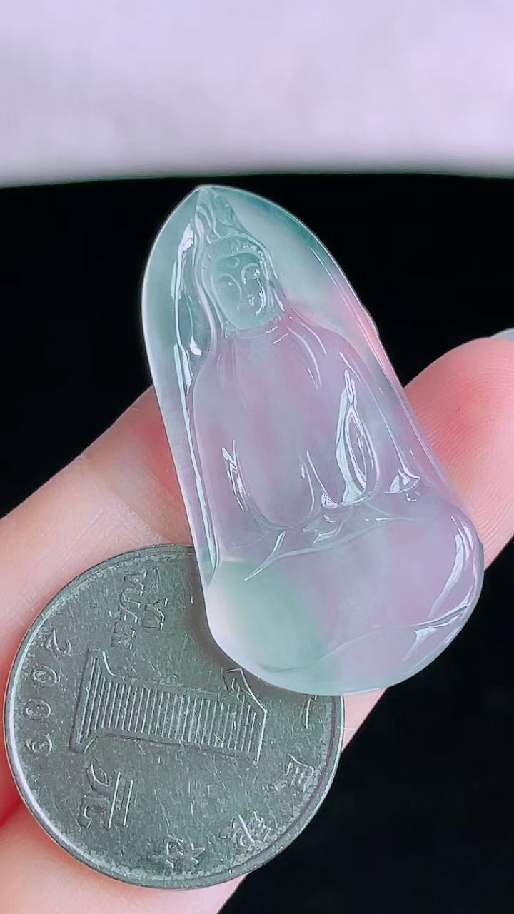 【翡翠名称】老坑种高冰素衣净瓶观音吊坠
【翡翠尺寸】40.7/20.5/3.3mm
【翡翠描述】宝贝种老水足，玉质细腻，色泽靓丽，性价比高，佩戴效果好！
【其它赠送】权威证书/精美挂绳盒子/支持全国复检